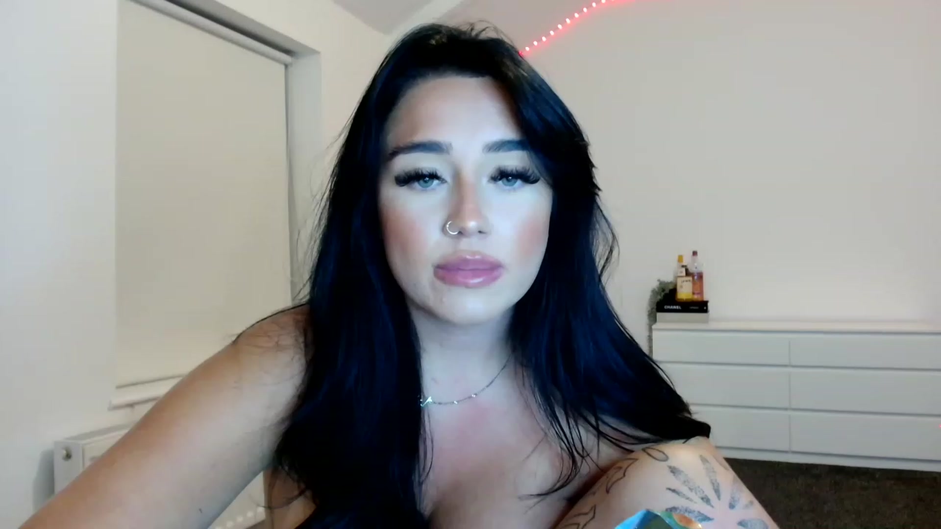 Gallery image thumbnail from ElleBloom's myfreecams stream on, 06/29/2023, 21:40 image 15 of 20