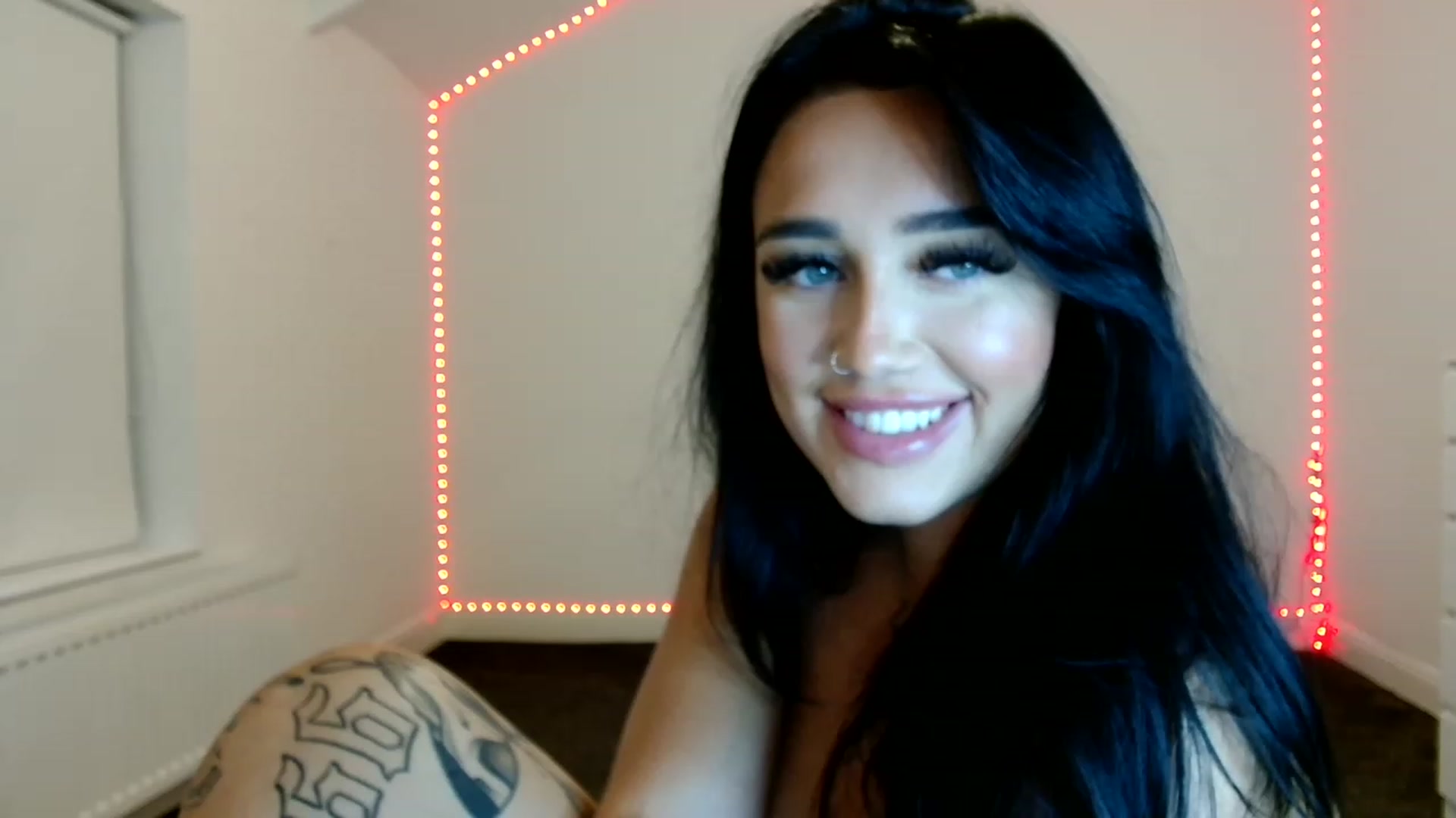 Gallery image thumbnail from ElleBloom's myfreecams stream on, 06/29/2023, 22:16 image 10 of 20