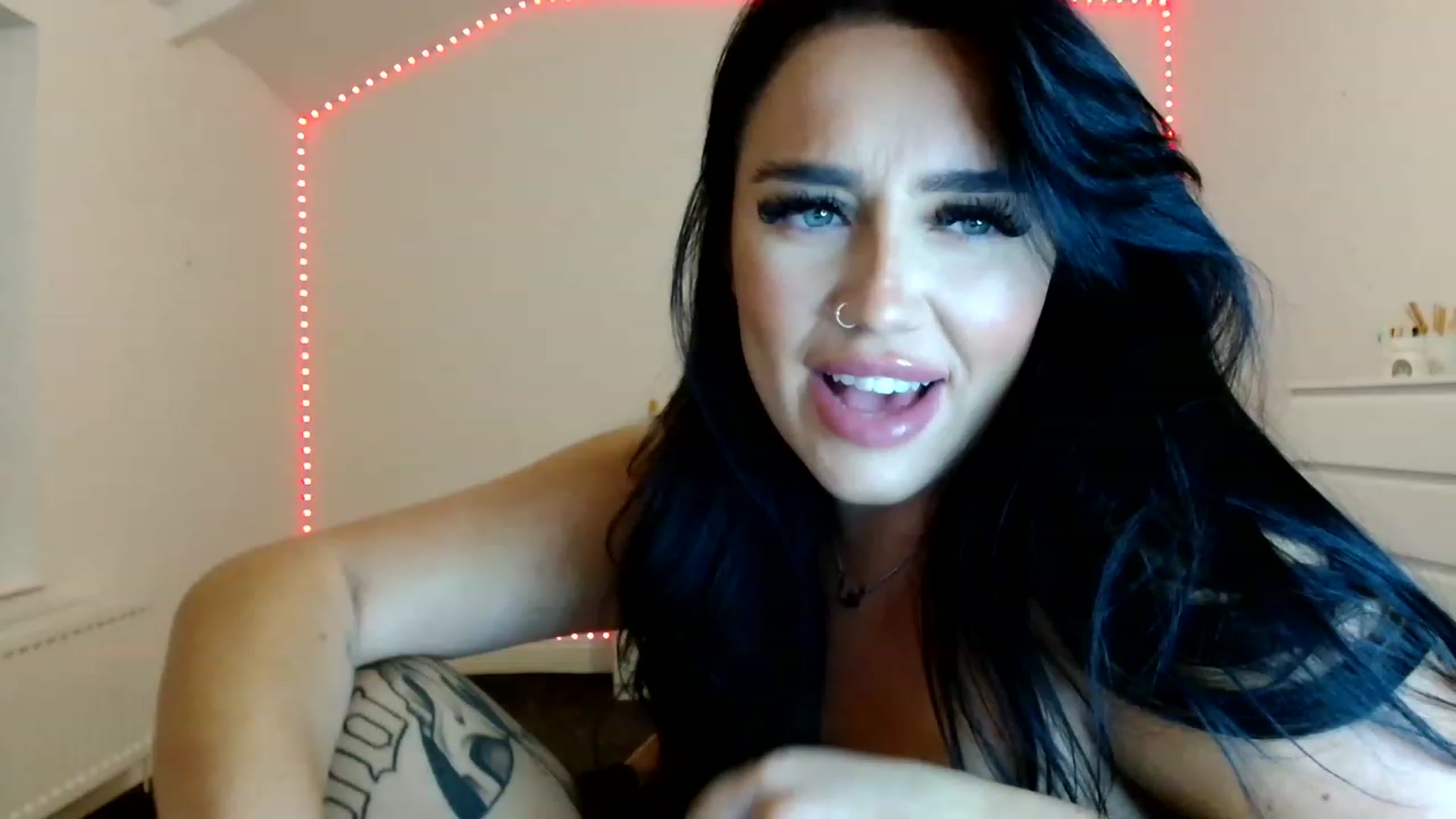 Gallery image thumbnail from ElleBloom's myfreecams stream on, 06/29/2023, 22:16 image 14 of 20