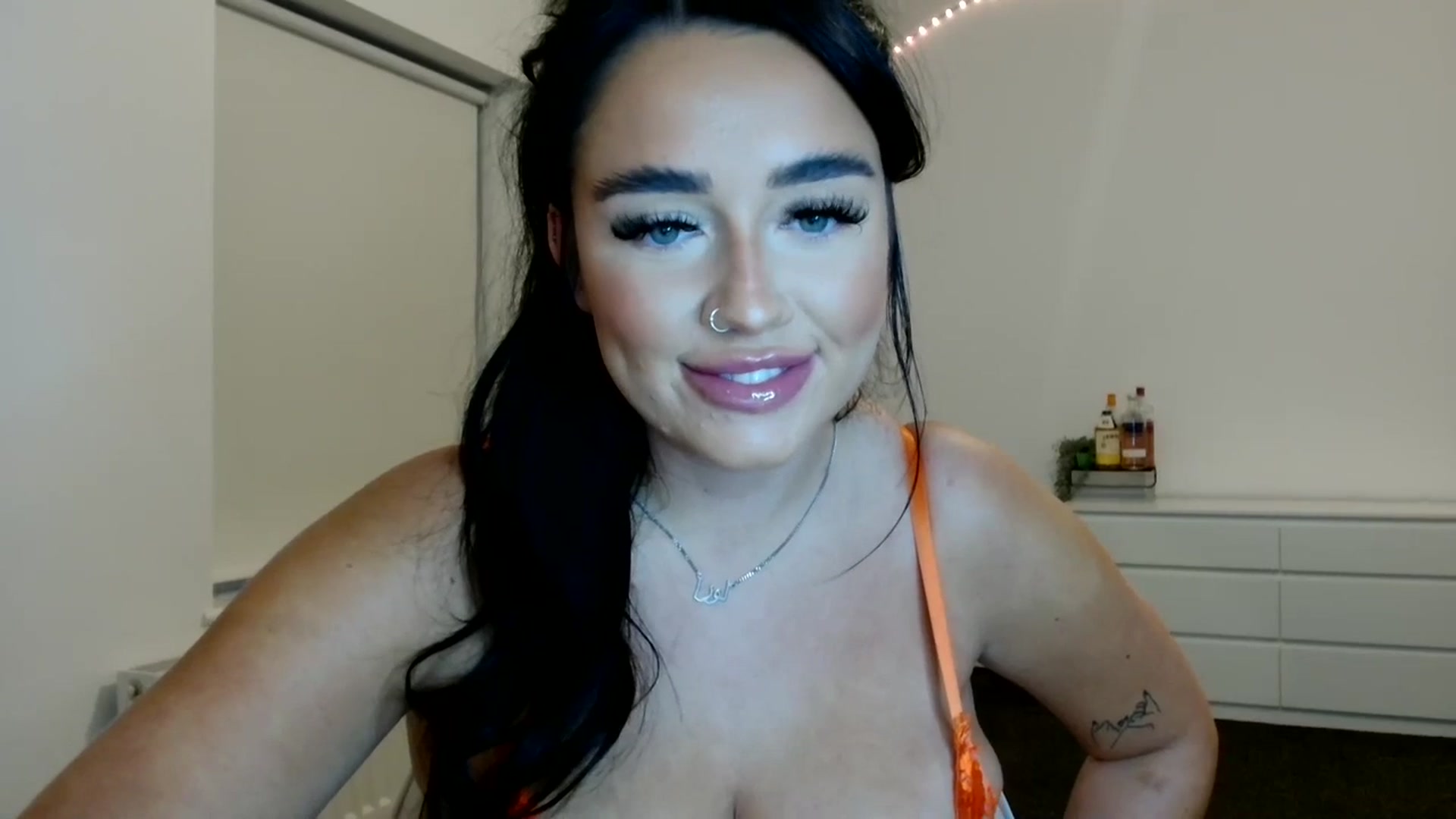 Gallery image thumbnail from ElleBloom's myfreecams stream on, 07/04/2023, 22:04 image 9 of 20