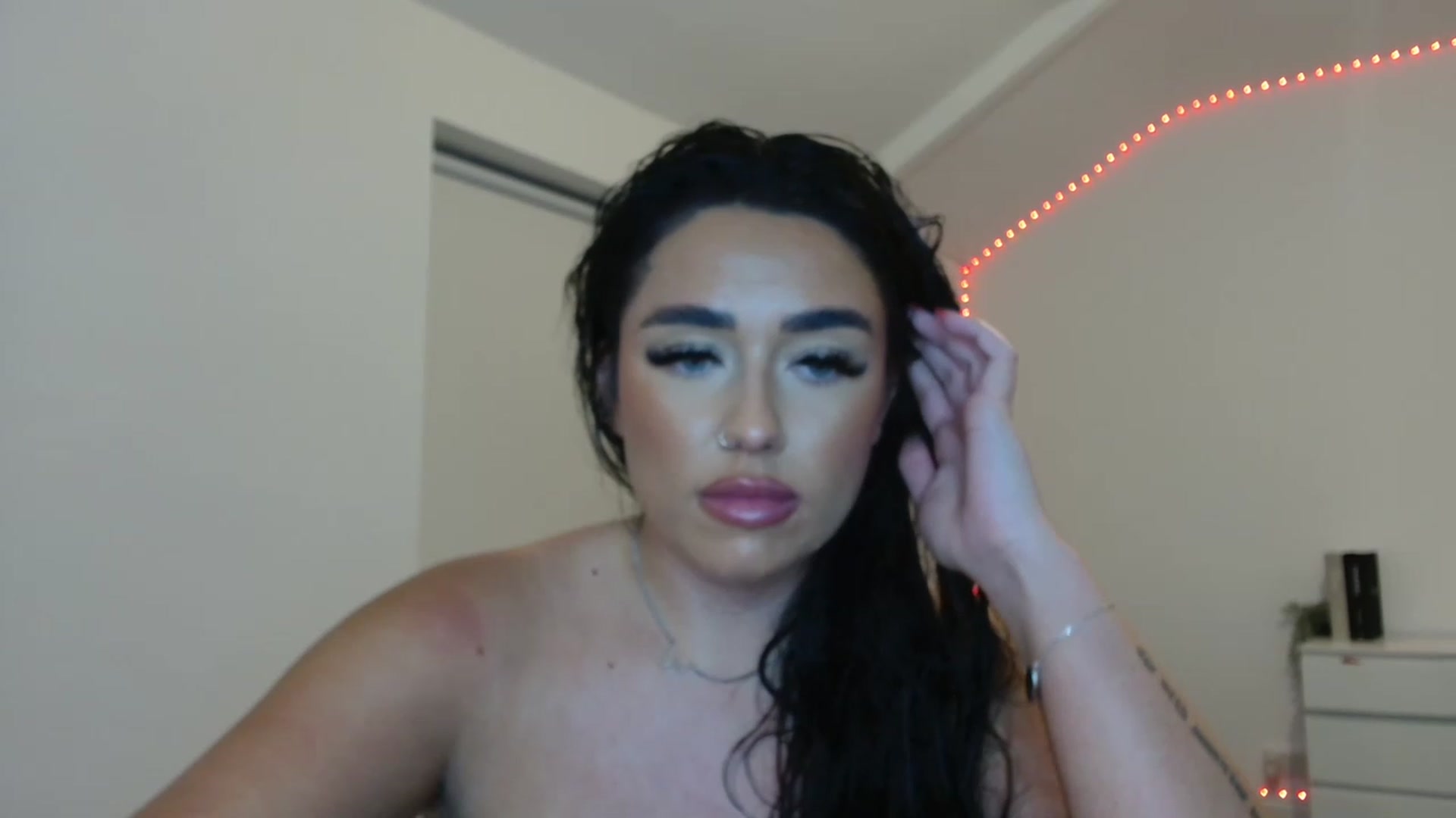 Gallery image thumbnail from ElleBloom's myfreecams stream on, 07/27/2023, 23:21 image 19 of 20