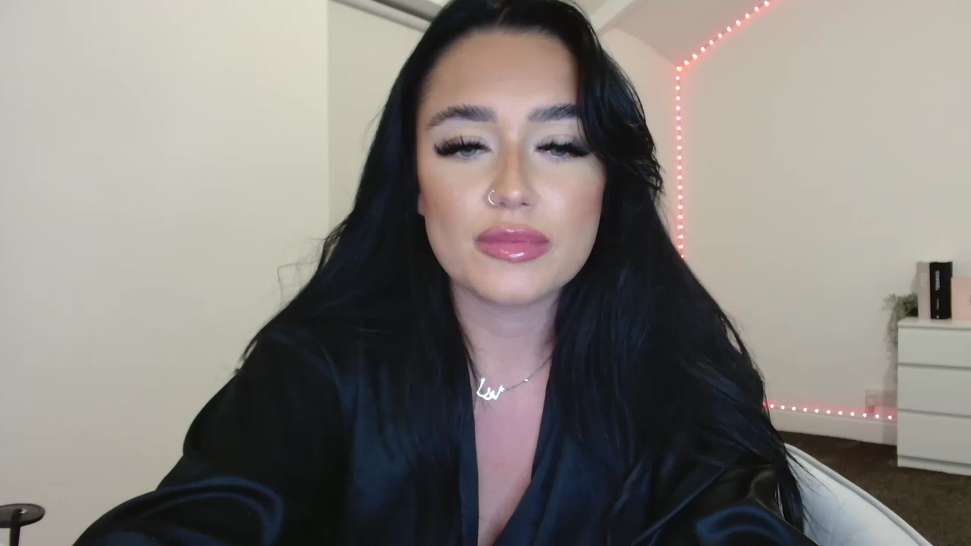 Gallery image thumbnail from ElleBloom's myfreecams stream on, 08/07/2023, 22:51 image 13 of 20
