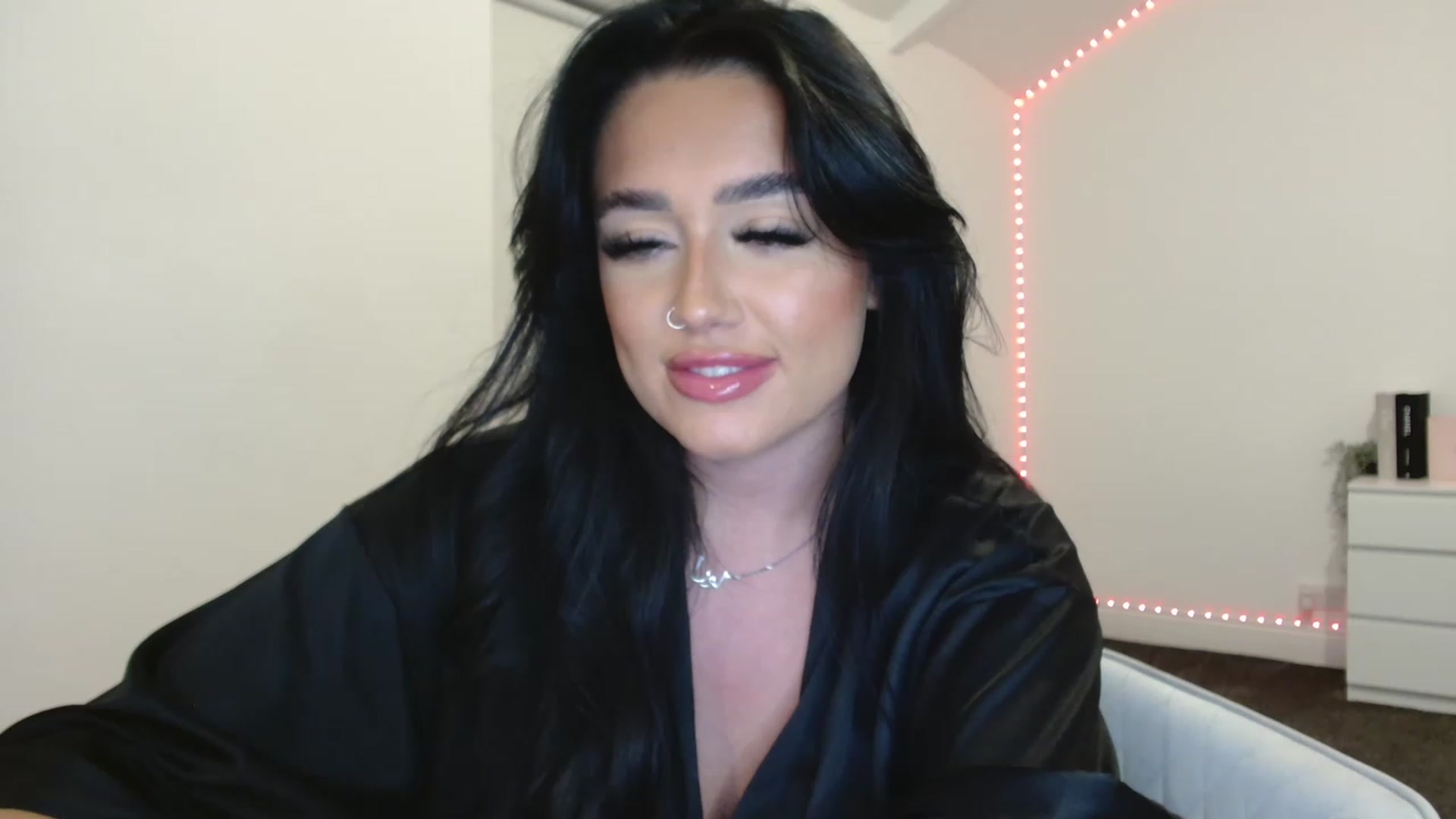 Gallery image thumbnail from ElleBloom's myfreecams stream on, 08/07/2023, 22:51 image 10 of 20