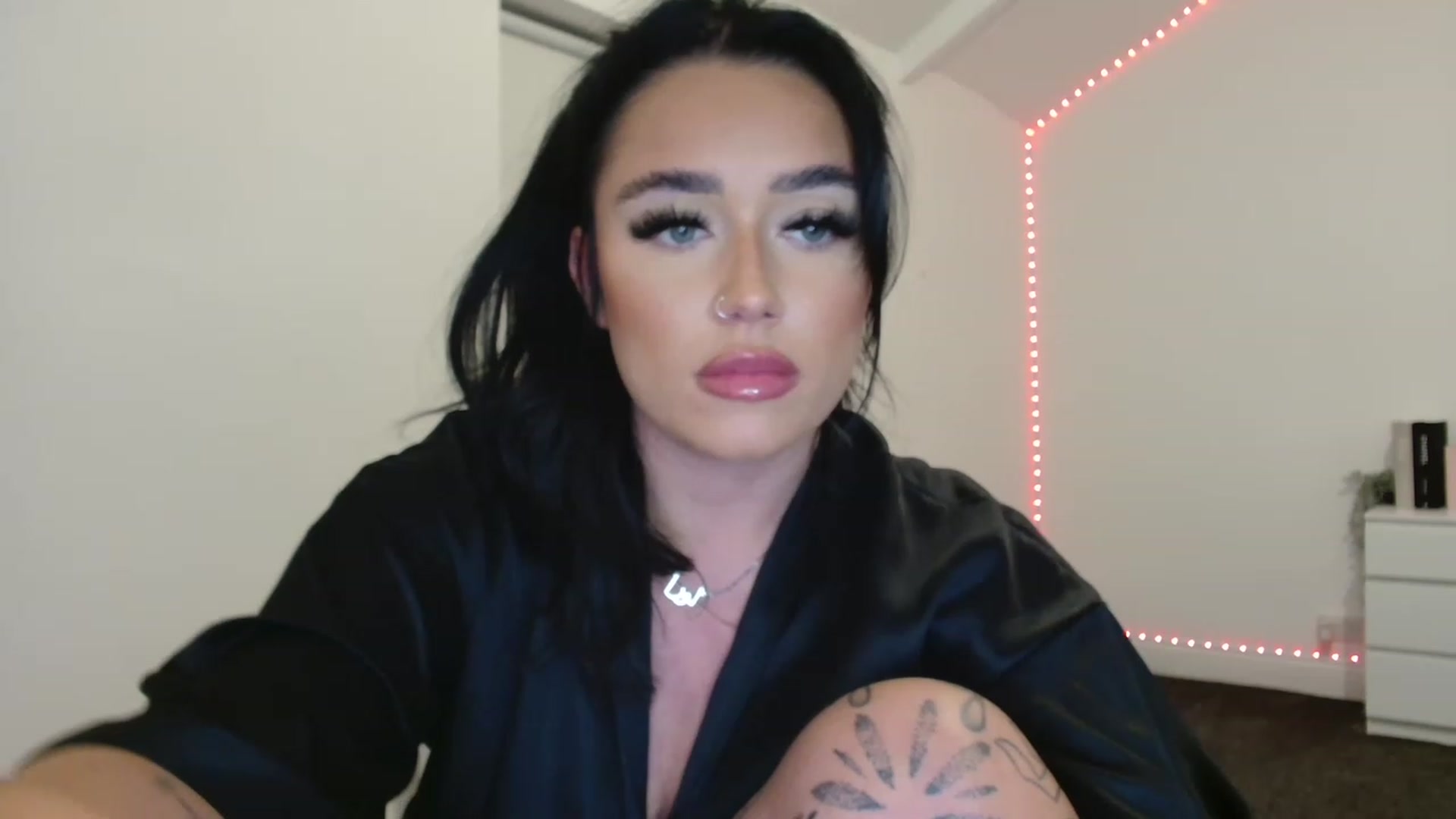 Gallery image thumbnail from ElleBloom's myfreecams stream on, 08/07/2023, 22:51 image 9 of 20