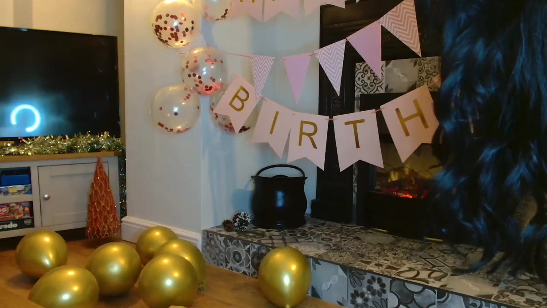 Gallery image thumbnail from ElleBloom's myfreecams stream on, 12/01/2023, 20:54 image 13 of 20