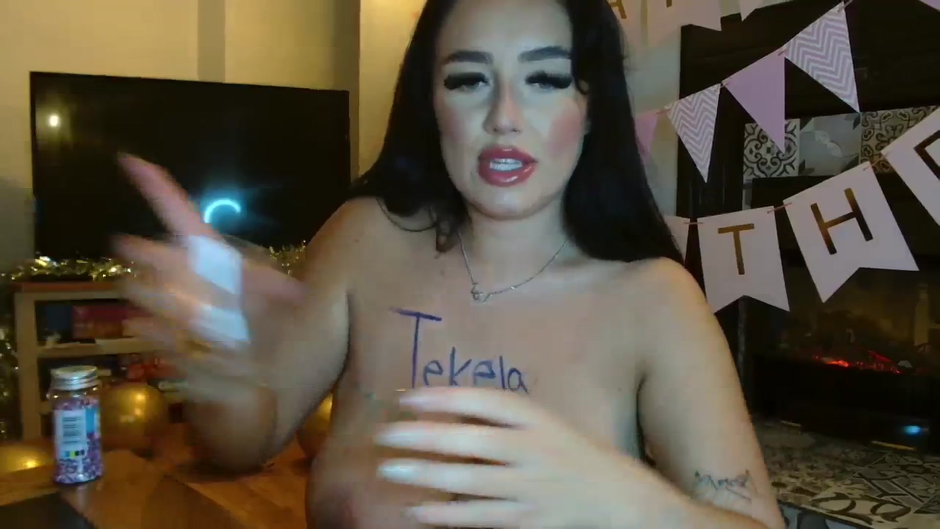 Gallery image thumbnail from ElleBloom's myfreecams stream on, 12/02/2023, 24:04 image 11 of 20