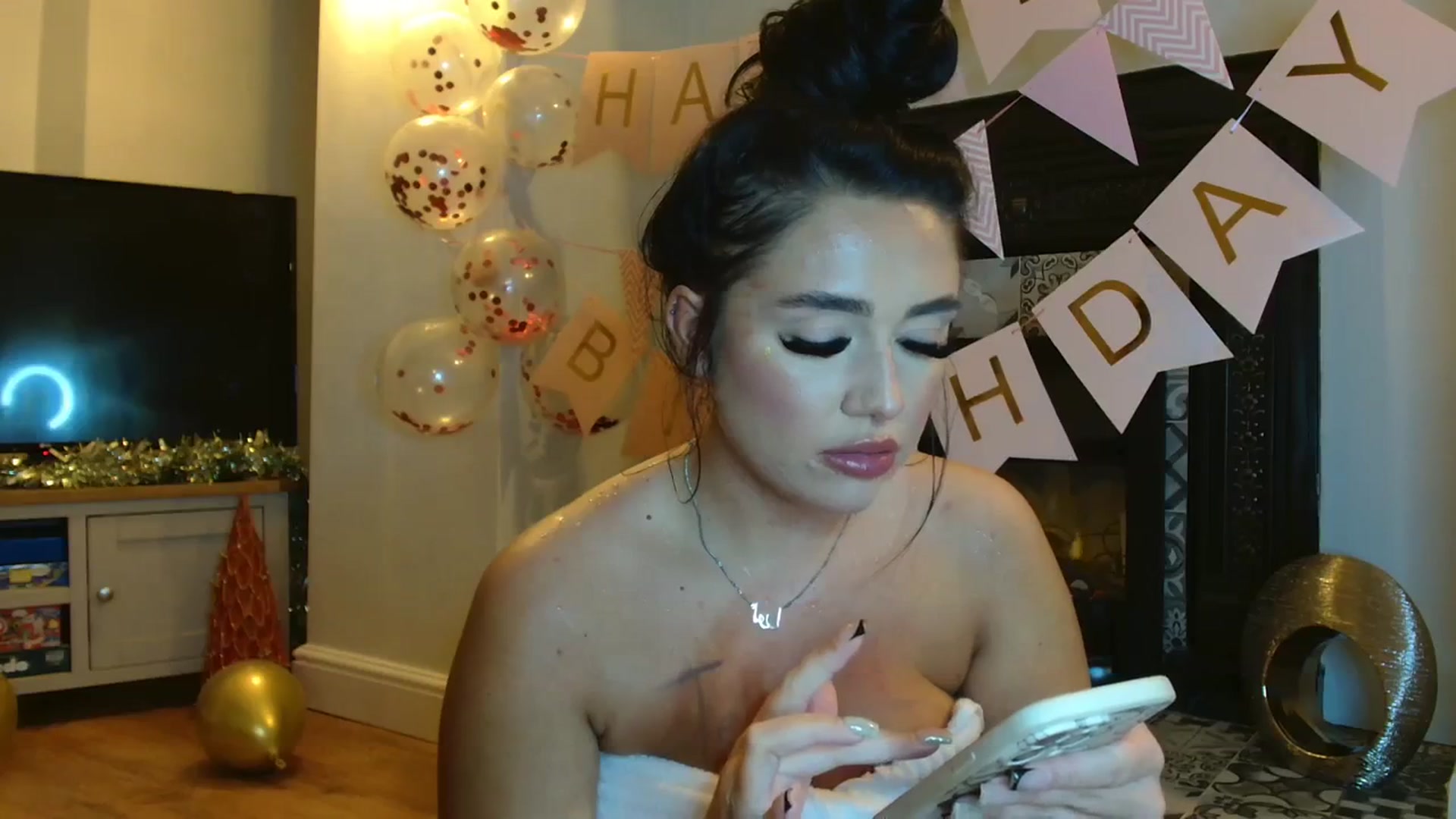 Gallery image thumbnail from ElleBloom's myfreecams stream on, 12/02/2023, 24:57 image 5 of 20