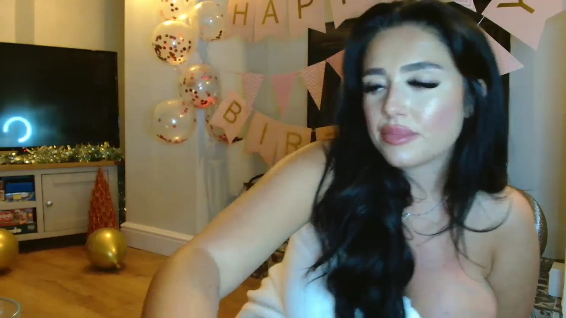 Gallery image thumbnail from ElleBloom's myfreecams stream on, 12/02/2023, 24:57 image 20 of 20