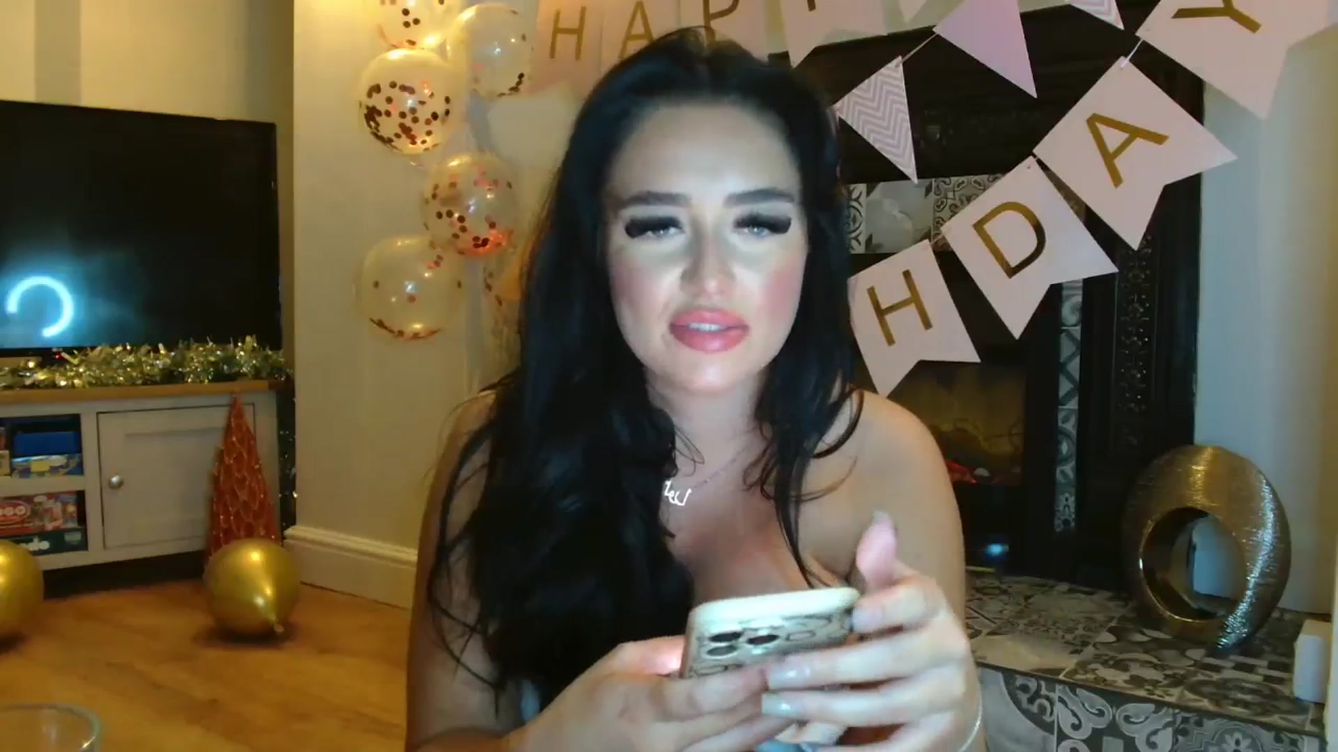 Gallery image thumbnail from ElleBloom's myfreecams stream on, 12/02/2023, 24:57 image 17 of 20