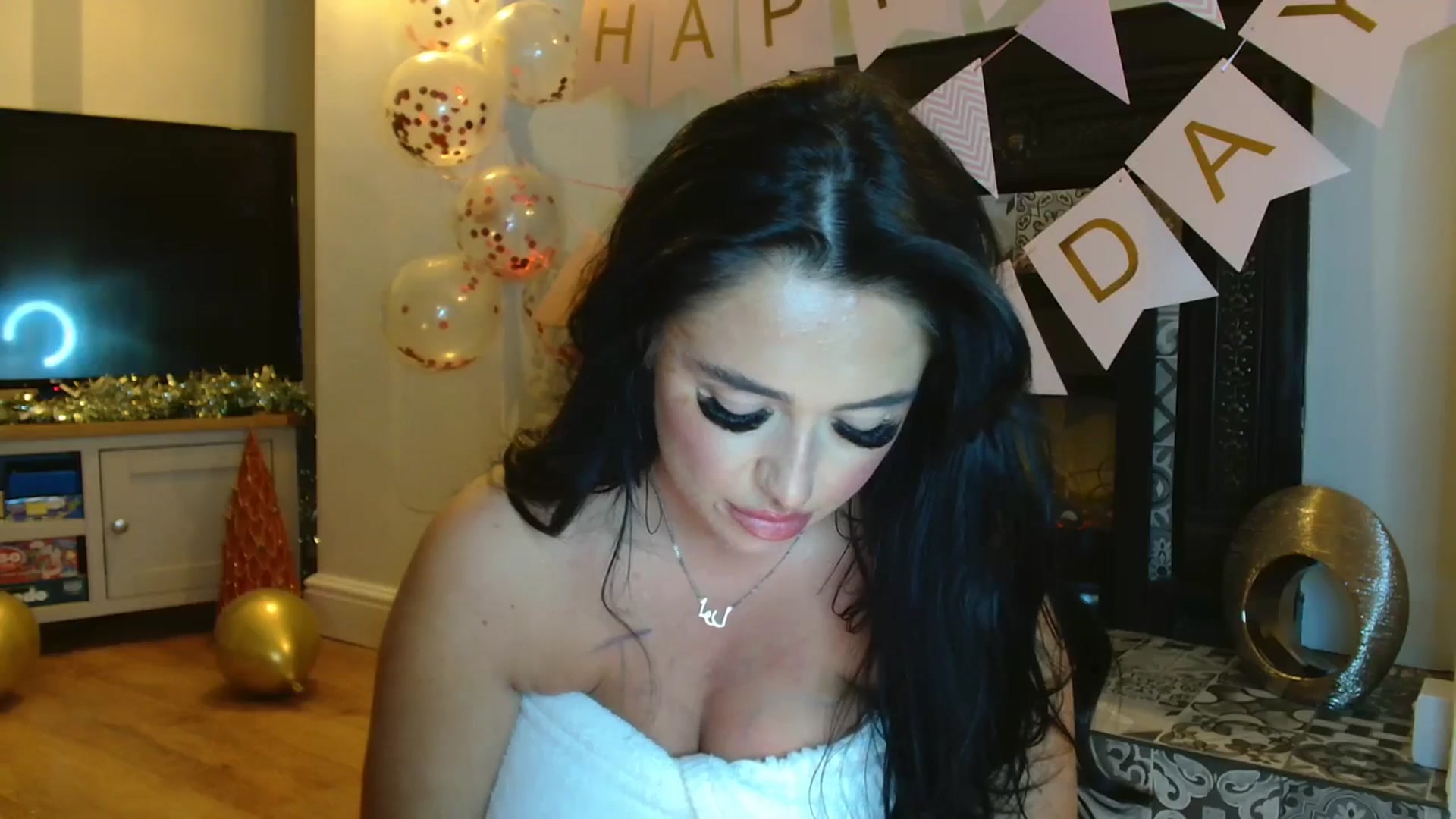 Gallery image thumbnail from ElleBloom's myfreecams stream on, 12/02/2023, 24:57 image 9 of 20