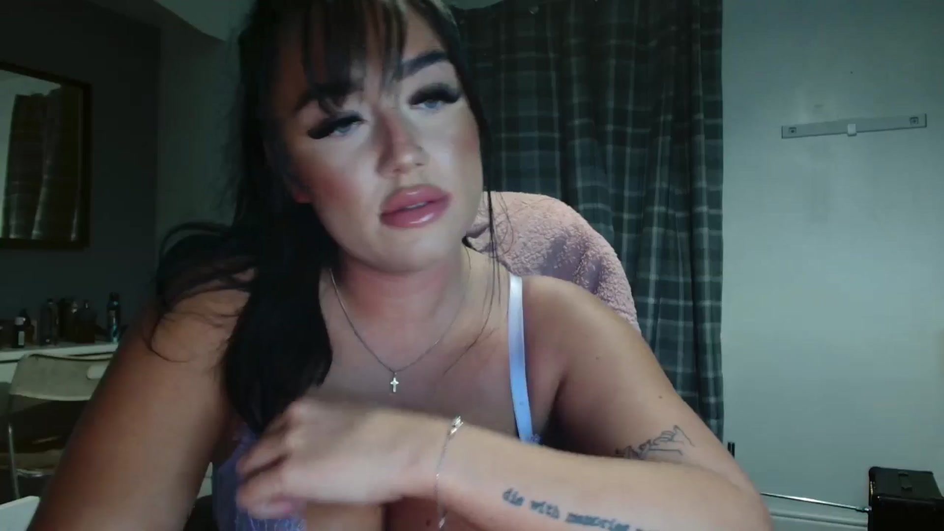Gallery image thumbnail from ElleBloom's myfreecams stream on, 05/07/2024, 21:50 image 3 of 20