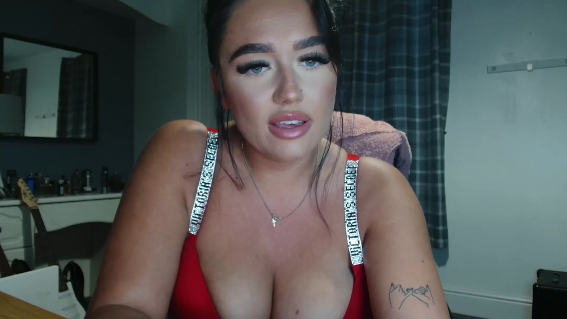 Gallery image thumbnail from ElleBloom's myfreecams stream on, 05/23/2024, 21:12 image 5 of 20