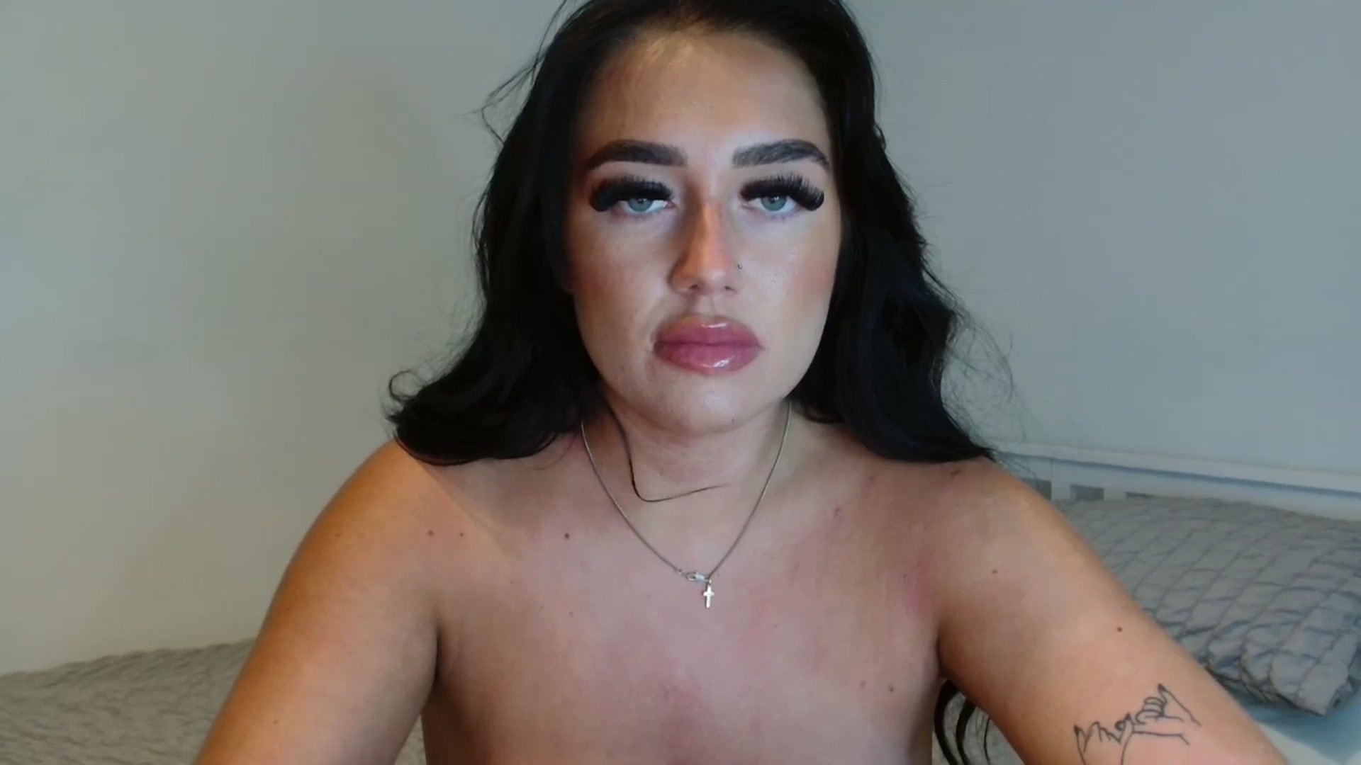 Gallery image thumbnail from ElleBloom's myfreecams stream on, 06/07/2024, 14:10 image 14 of 20