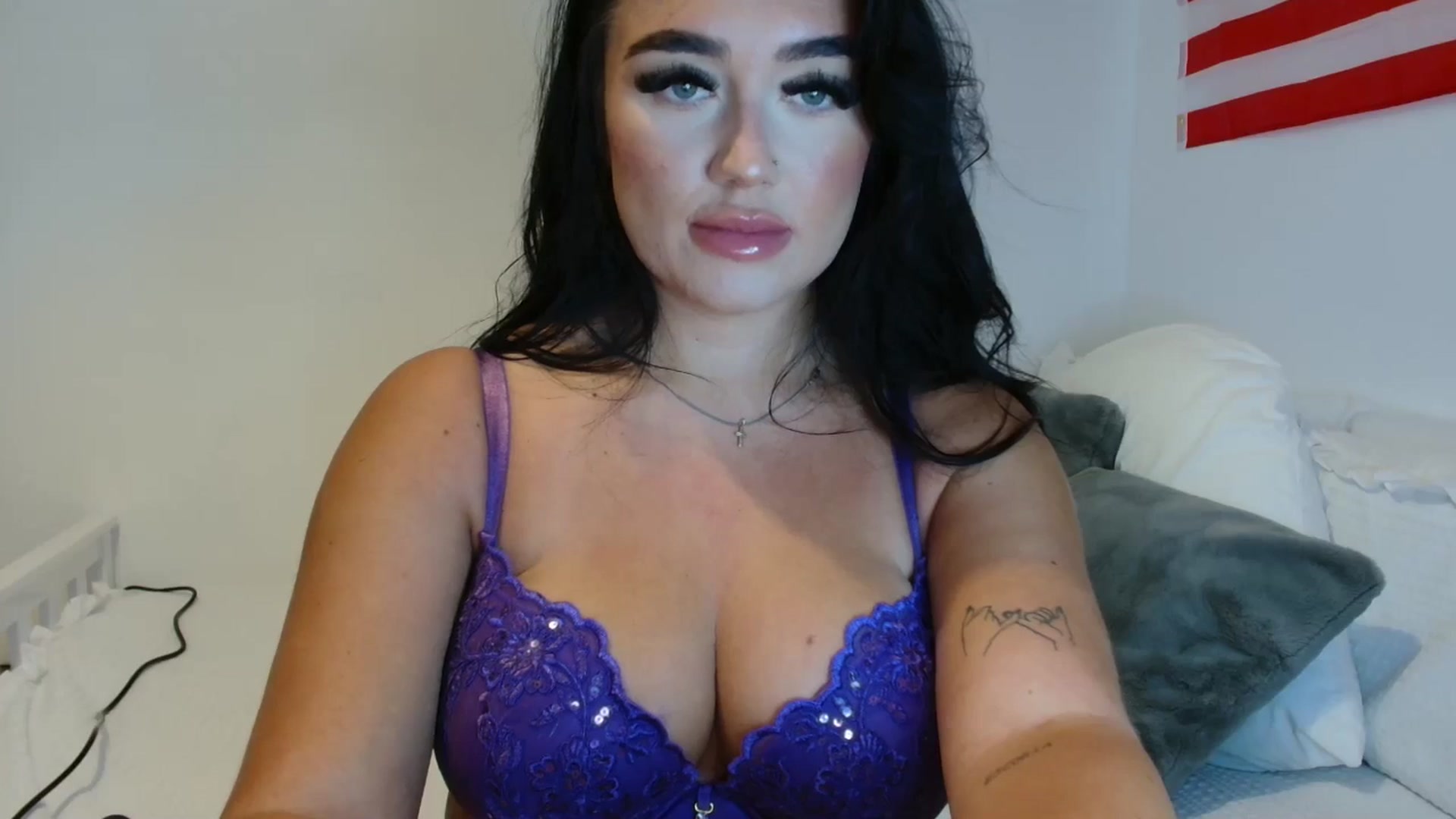 Gallery image thumbnail from ElleBloom's myfreecams stream on, 07/10/2024, 12:42 image 19 of 20