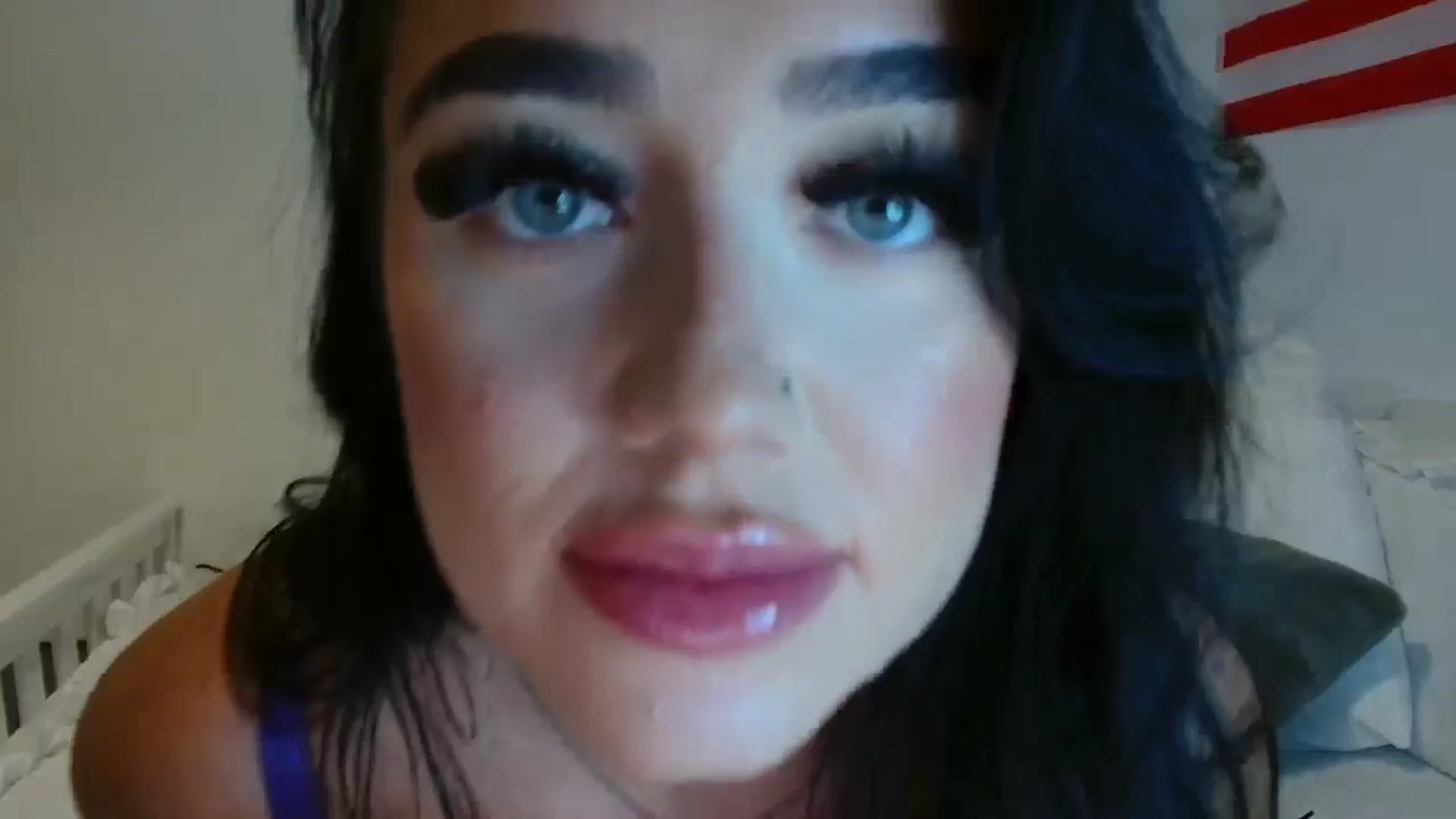 Gallery image thumbnail from ElleBloom's myfreecams stream on, 07/10/2024, 13:27 image 11 of 20