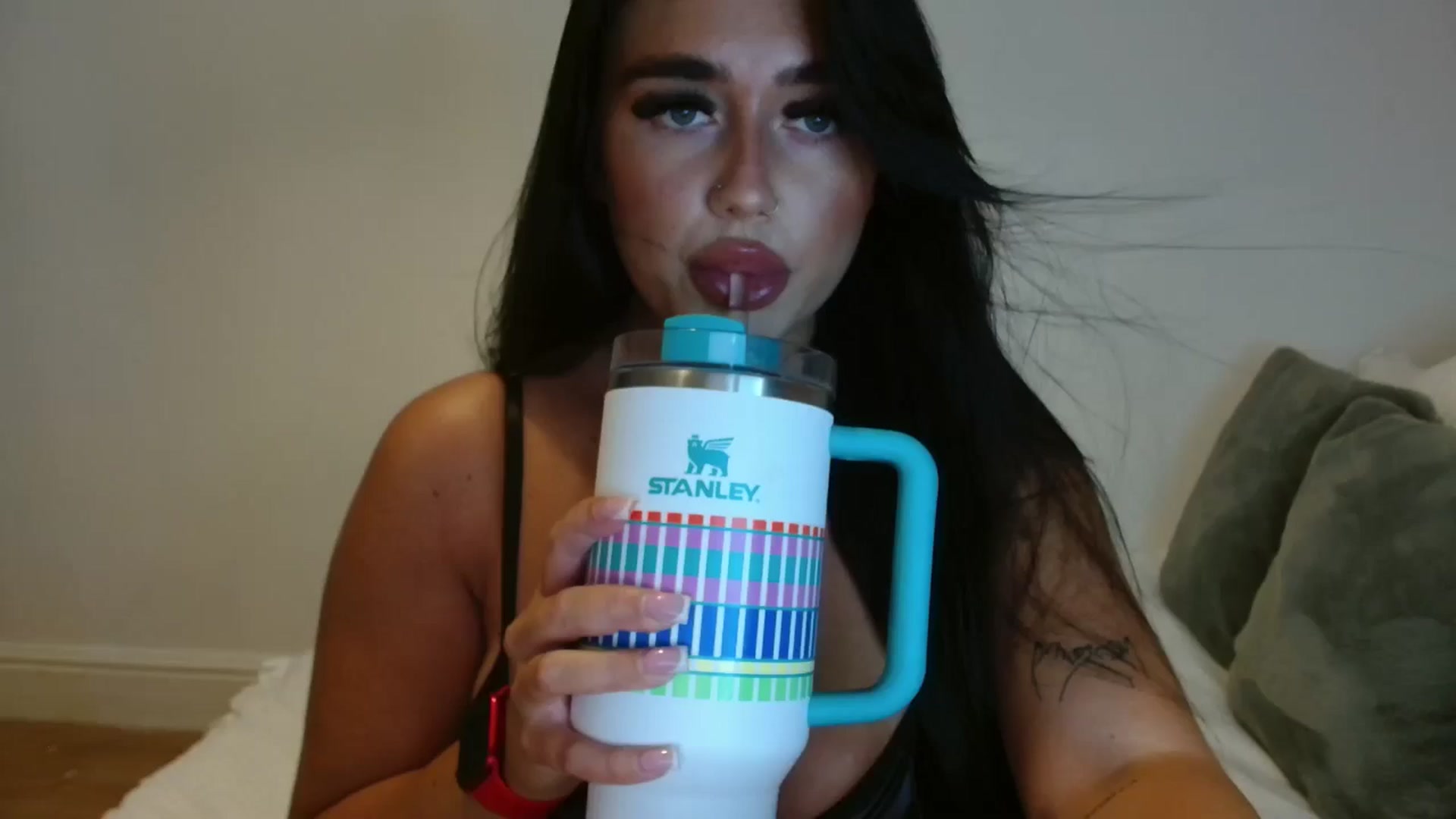 Gallery image thumbnail from ElleBloom's myfreecams stream on, 08/05/2024, 14:36 image 1 of 20