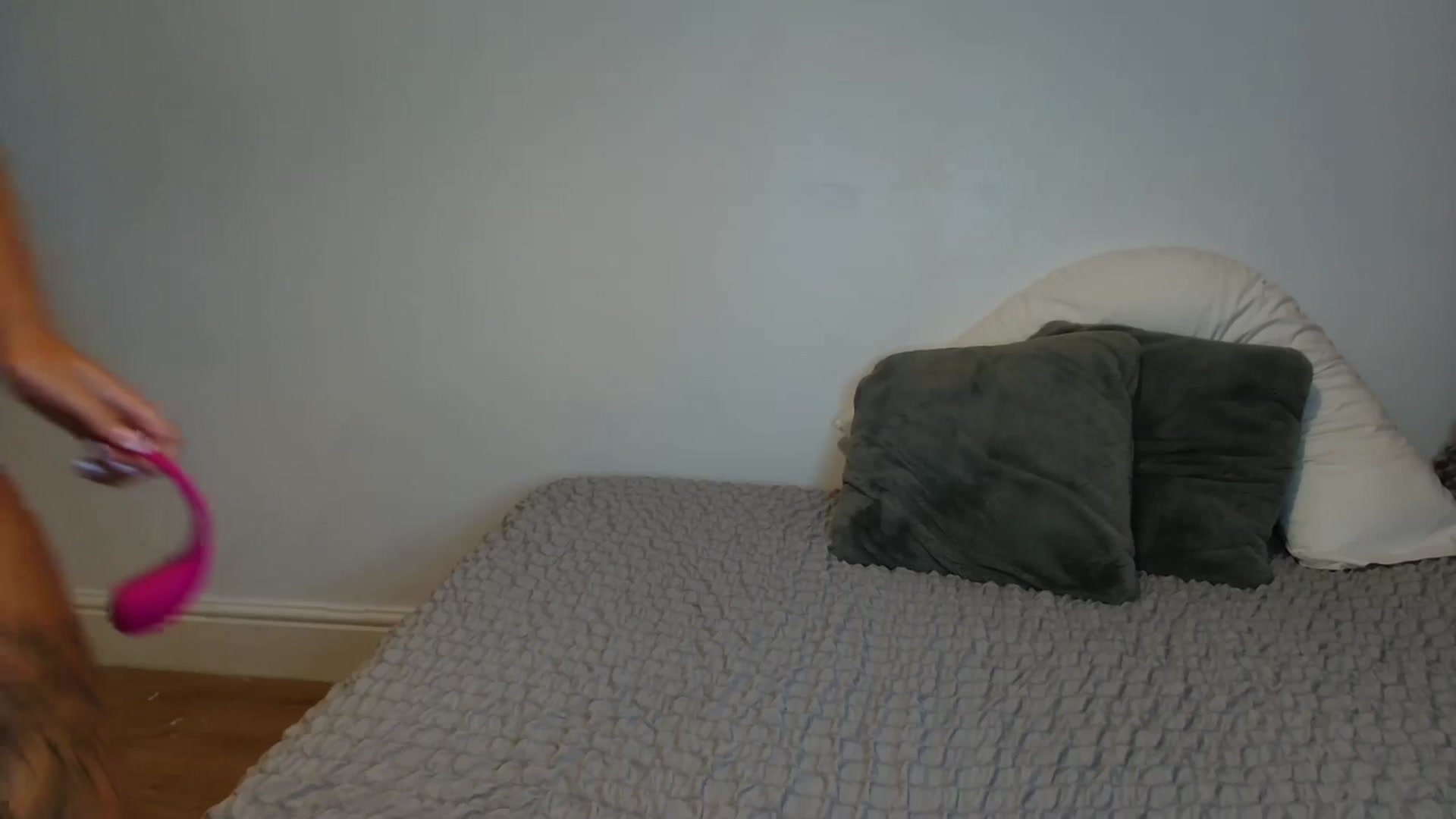 Gallery image thumbnail from ElleBloom's myfreecams stream on, 08/20/2024, 15:20 image 18 of 20
