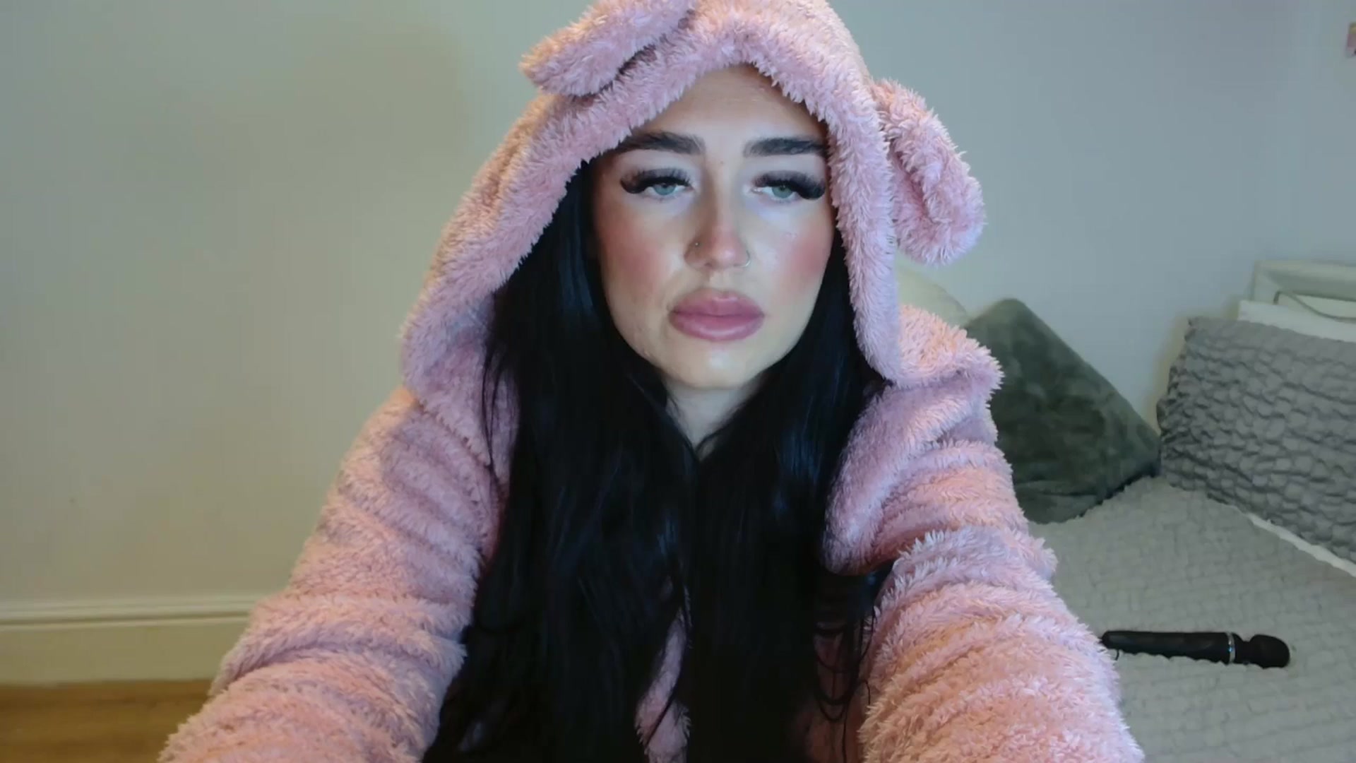 Gallery image thumbnail from ElleBloom's myfreecams stream on, 10/03/2024, 14:03 image 20 of 20