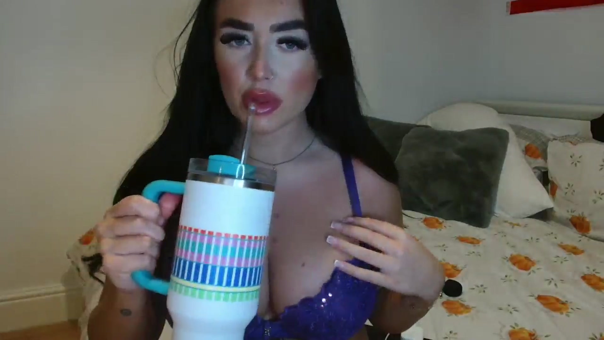 Gallery image thumbnail from ElleBloom's myfreecams stream on, 10/21/2024, 20:38 image 8 of 20