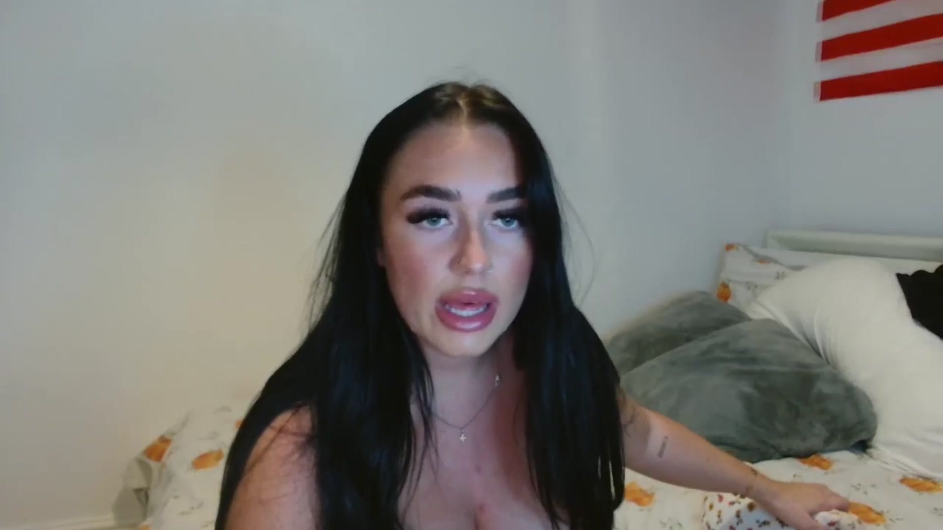 Gallery image thumbnail from ElleBloom's myfreecams stream on, 10/22/2024, 21:14 image 2 of 20