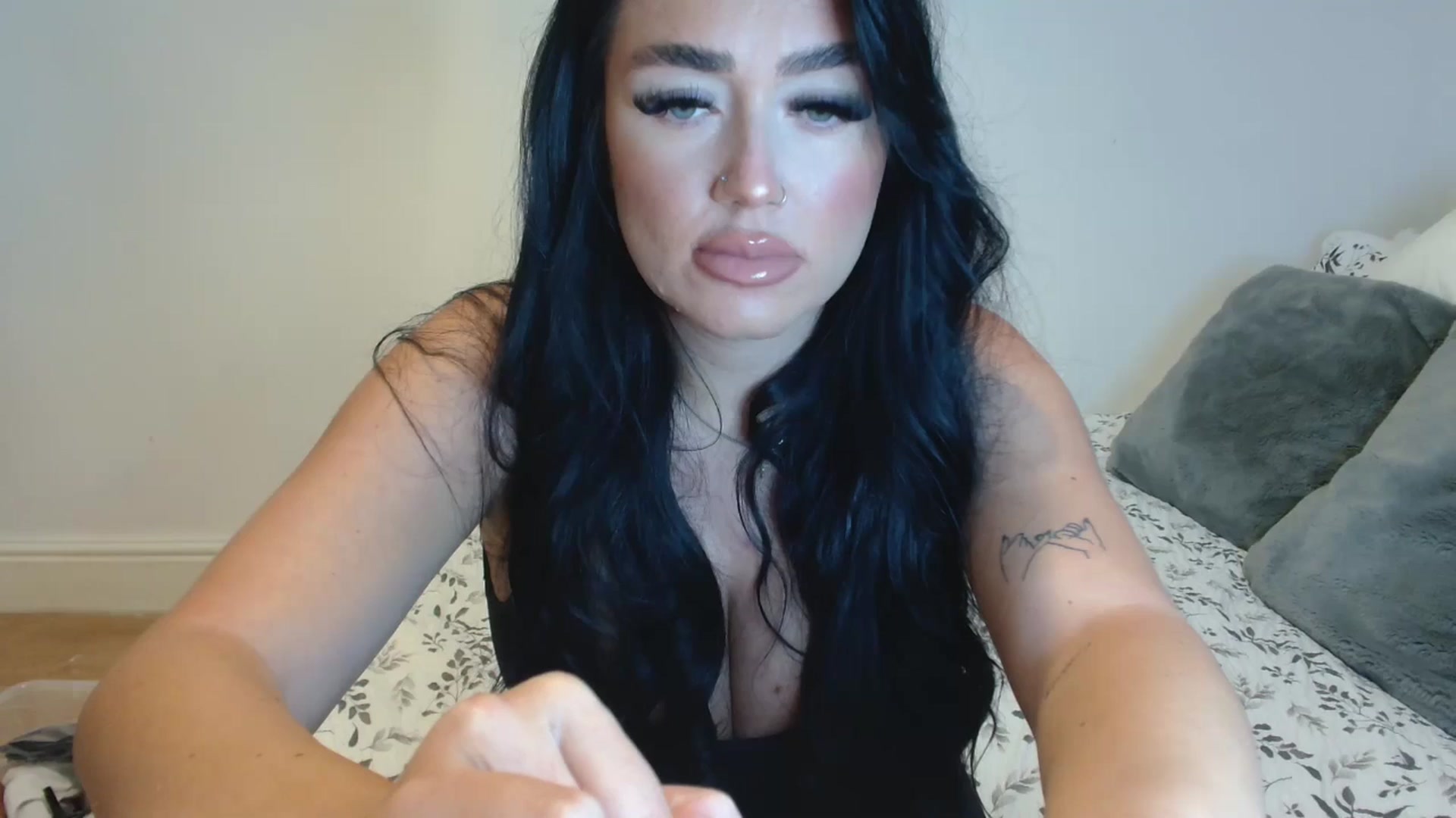 Gallery image thumbnail from ElleBloom's myfreecams stream on, 10/29/2024, 14:41 image 13 of 20