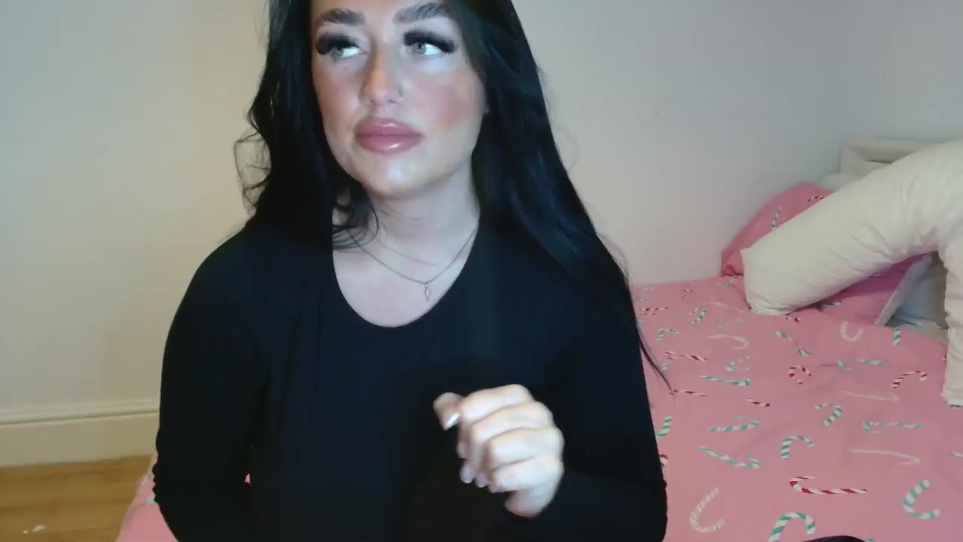 Gallery image thumbnail from ElleBloom's myfreecams stream on, 11/03/2024, 20:08 image 2 of 20