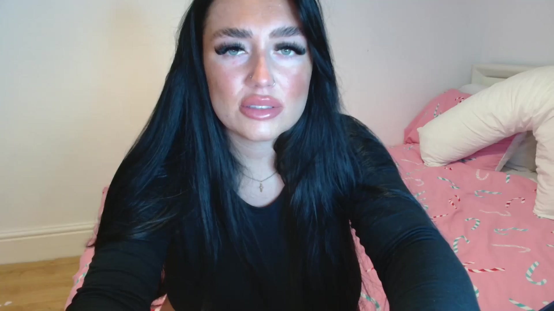 Gallery image thumbnail from ElleBloom's myfreecams stream on, 11/03/2024, 20:08 image 19 of 20