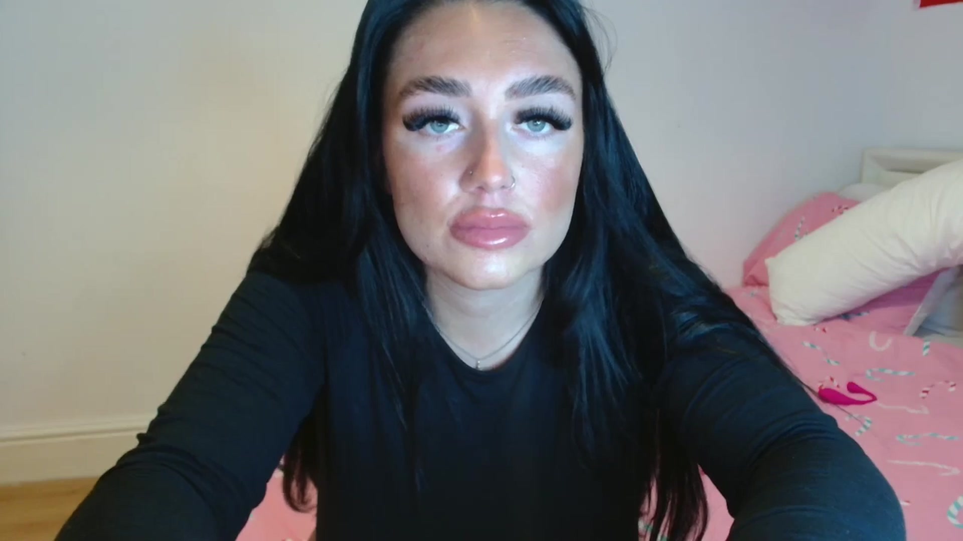Gallery image thumbnail from ElleBloom's myfreecams stream on, 11/03/2024, 20:08 image 14 of 20