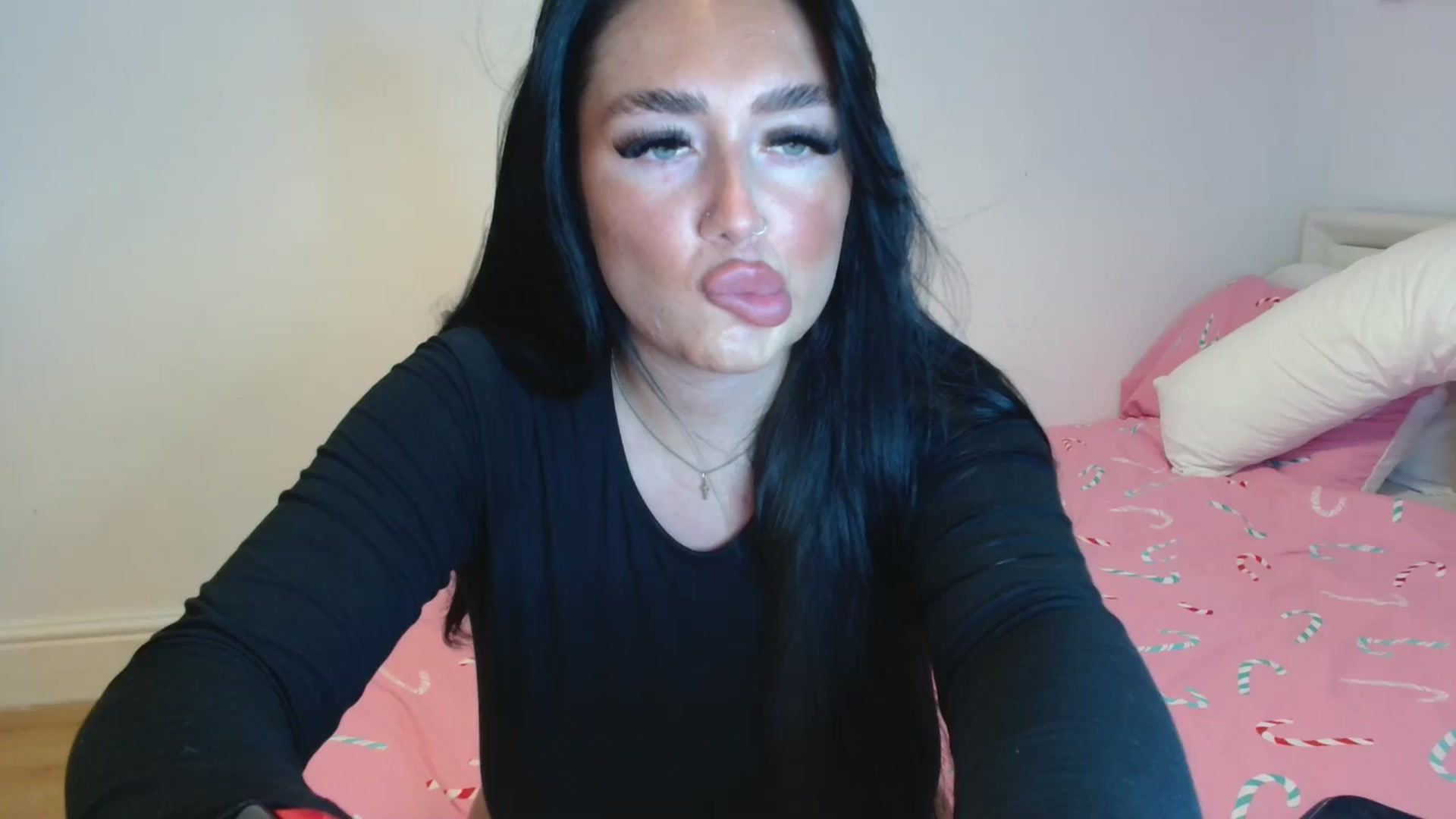 Gallery image thumbnail from ElleBloom's myfreecams stream on, 11/03/2024, 20:08 image 4 of 20