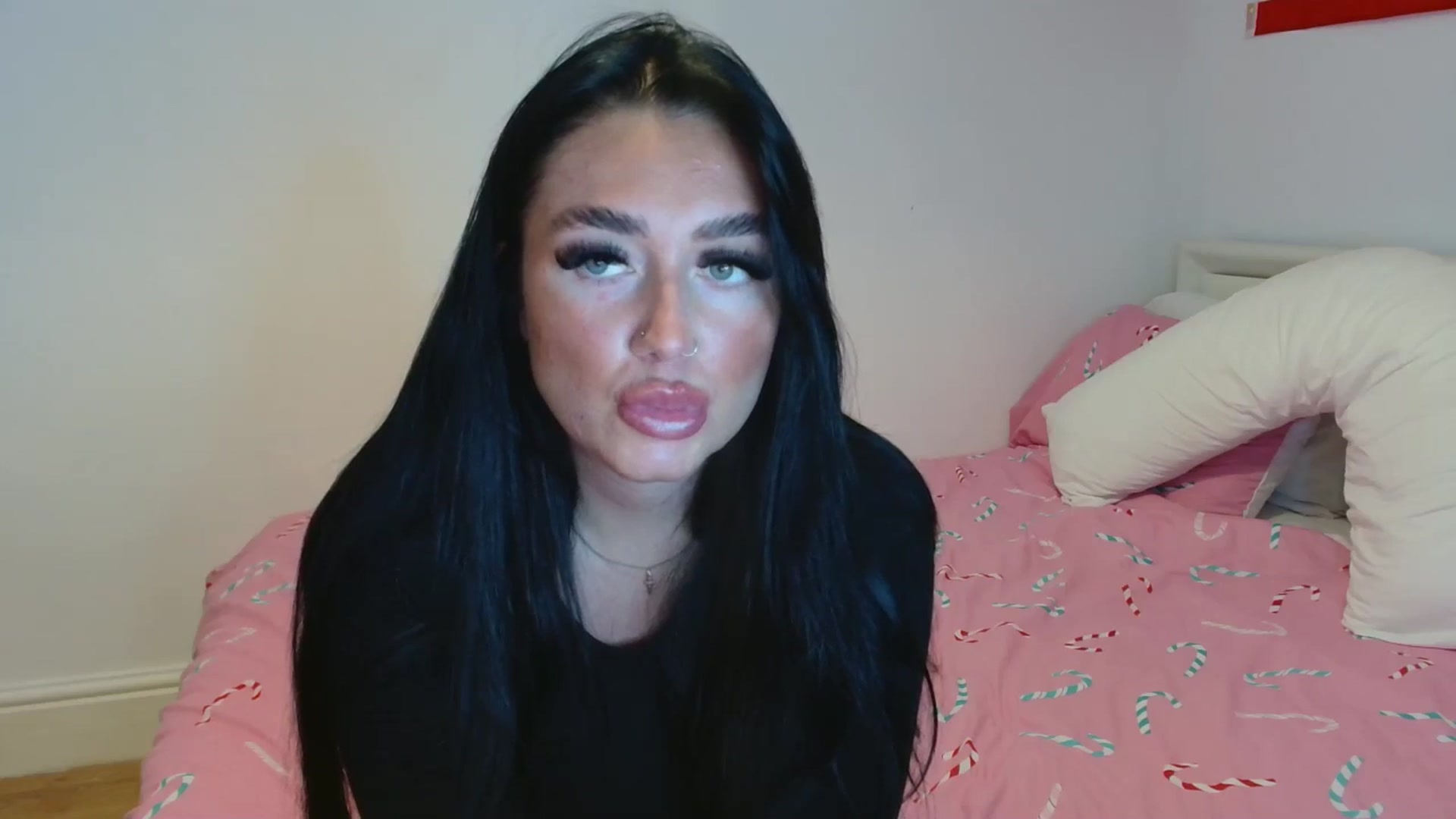 Gallery image thumbnail from ElleBloom's myfreecams stream on, 11/03/2024, 20:49 image 7 of 20