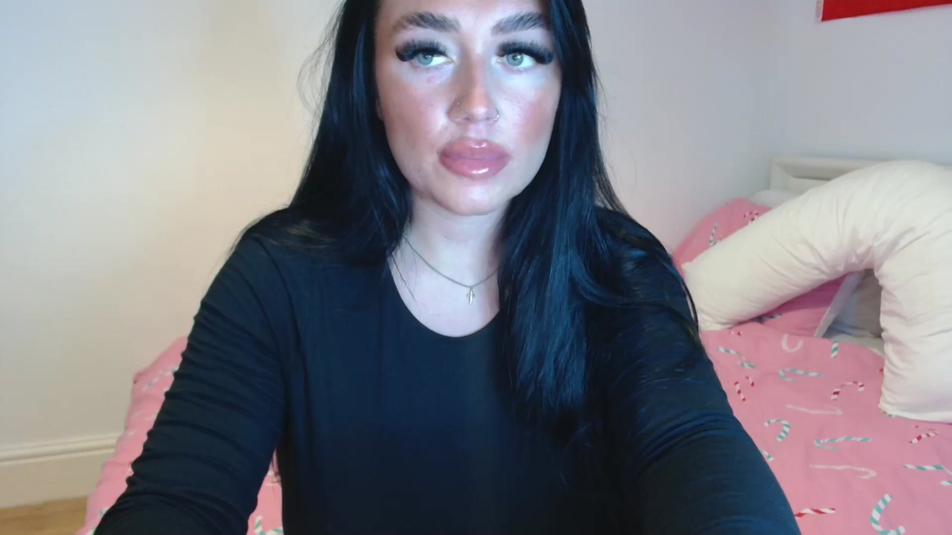 Gallery image thumbnail from ElleBloom's myfreecams stream on, 11/03/2024, 20:49 image 2 of 20