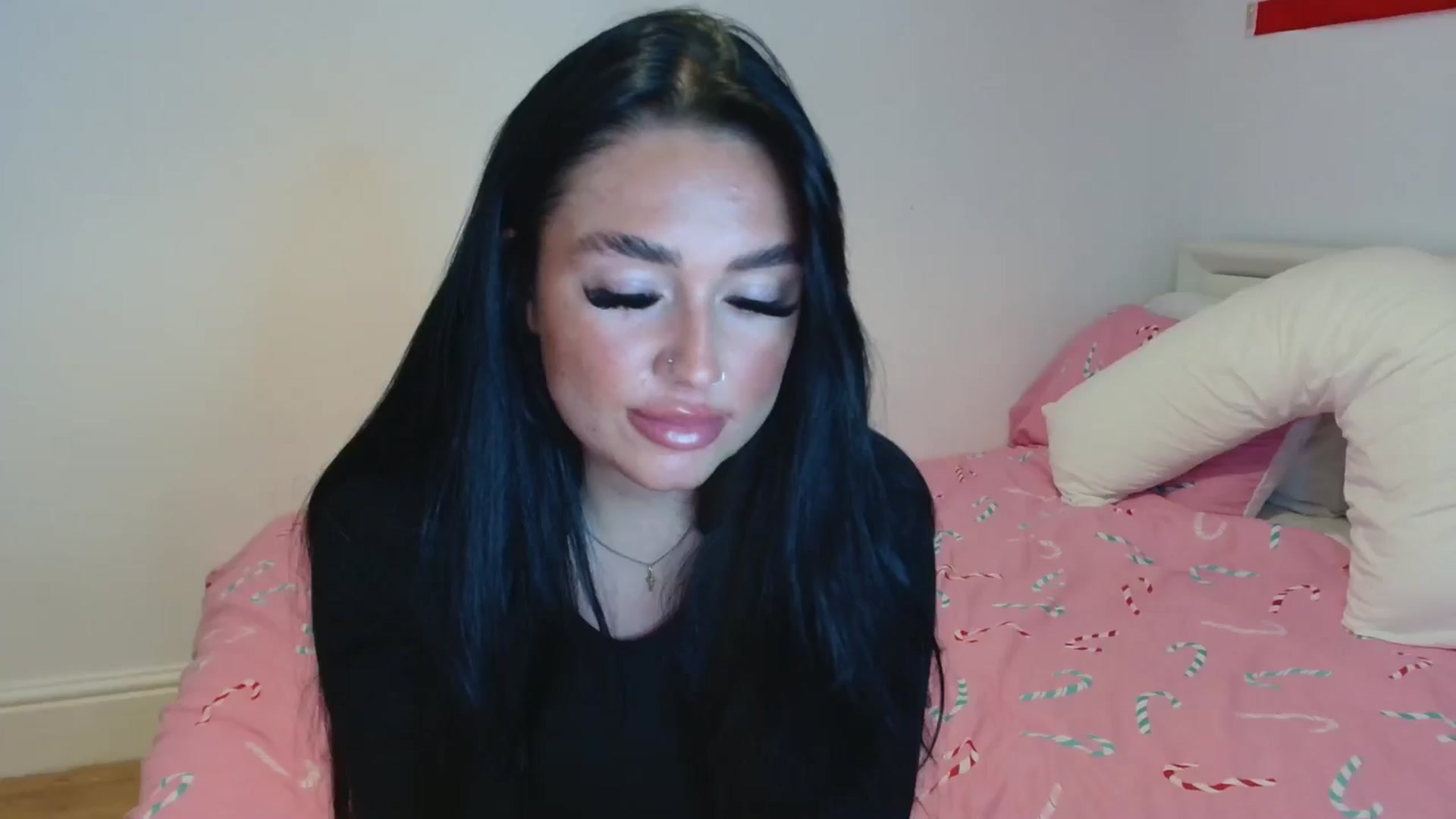Gallery image thumbnail from ElleBloom's myfreecams stream on, 11/03/2024, 20:49 image 6 of 20