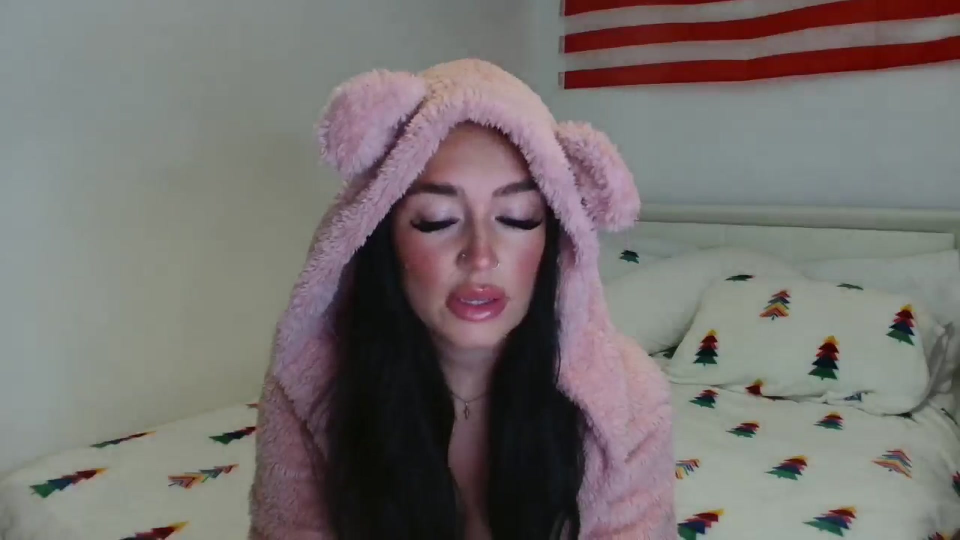 Gallery image thumbnail from ElleBloom's myfreecams stream on, 11/19/2024, 21:41 image 20 of 20