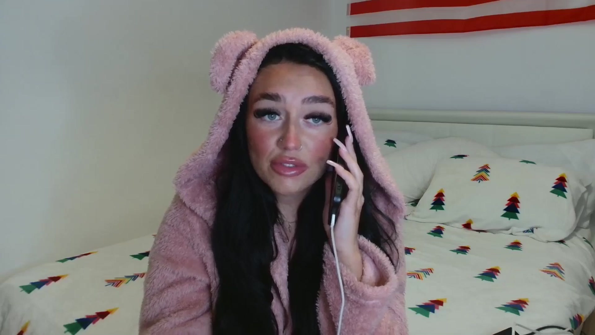 Gallery image thumbnail from ElleBloom's myfreecams stream on, 11/19/2024, 21:41 image 8 of 20