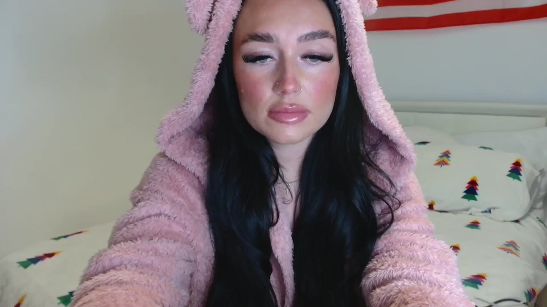 Gallery image thumbnail from ElleBloom's myfreecams stream on, 11/19/2024, 21:41 image 9 of 20