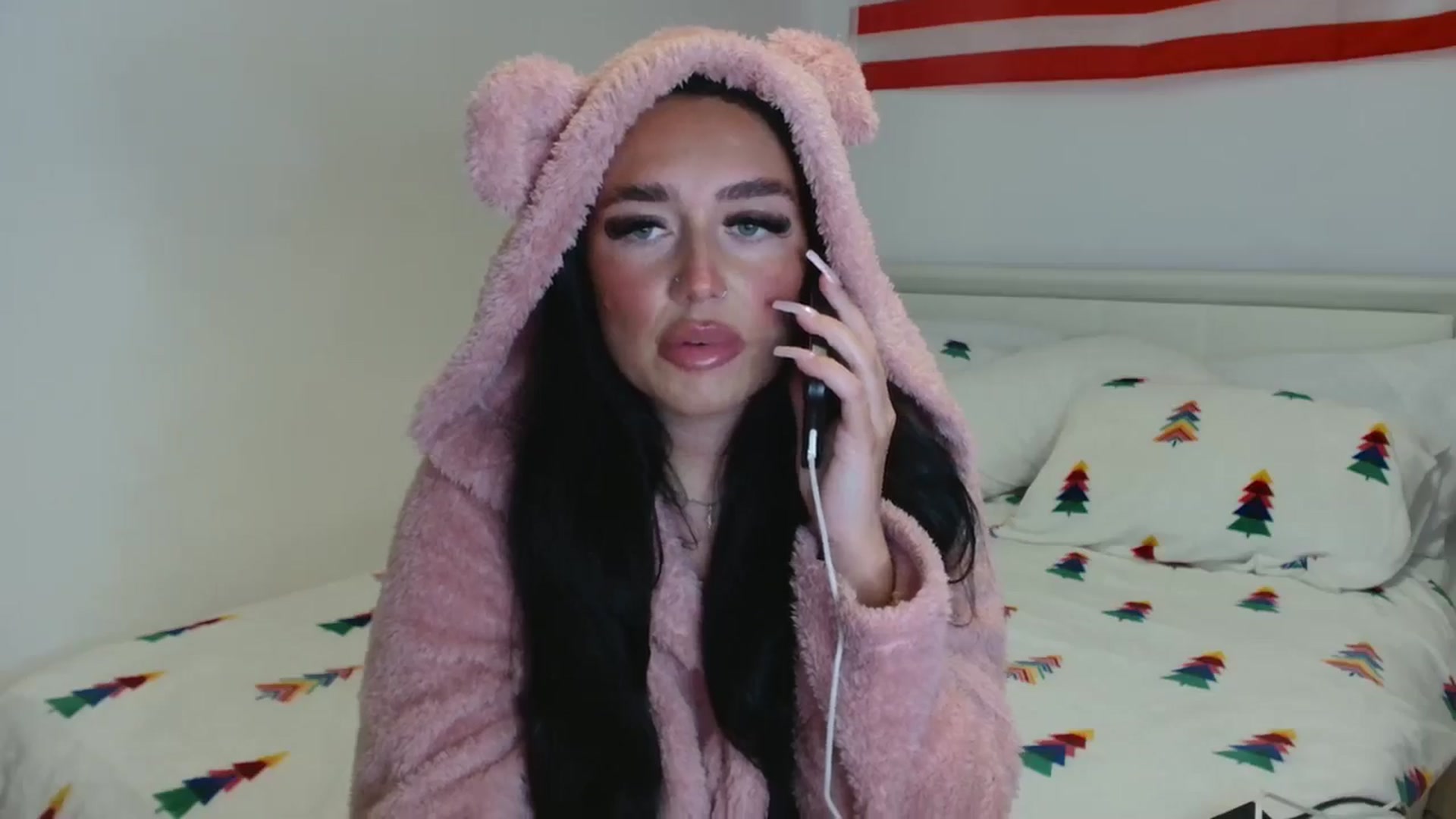 Gallery image thumbnail from ElleBloom's myfreecams stream on, 11/19/2024, 21:41 image 2 of 20