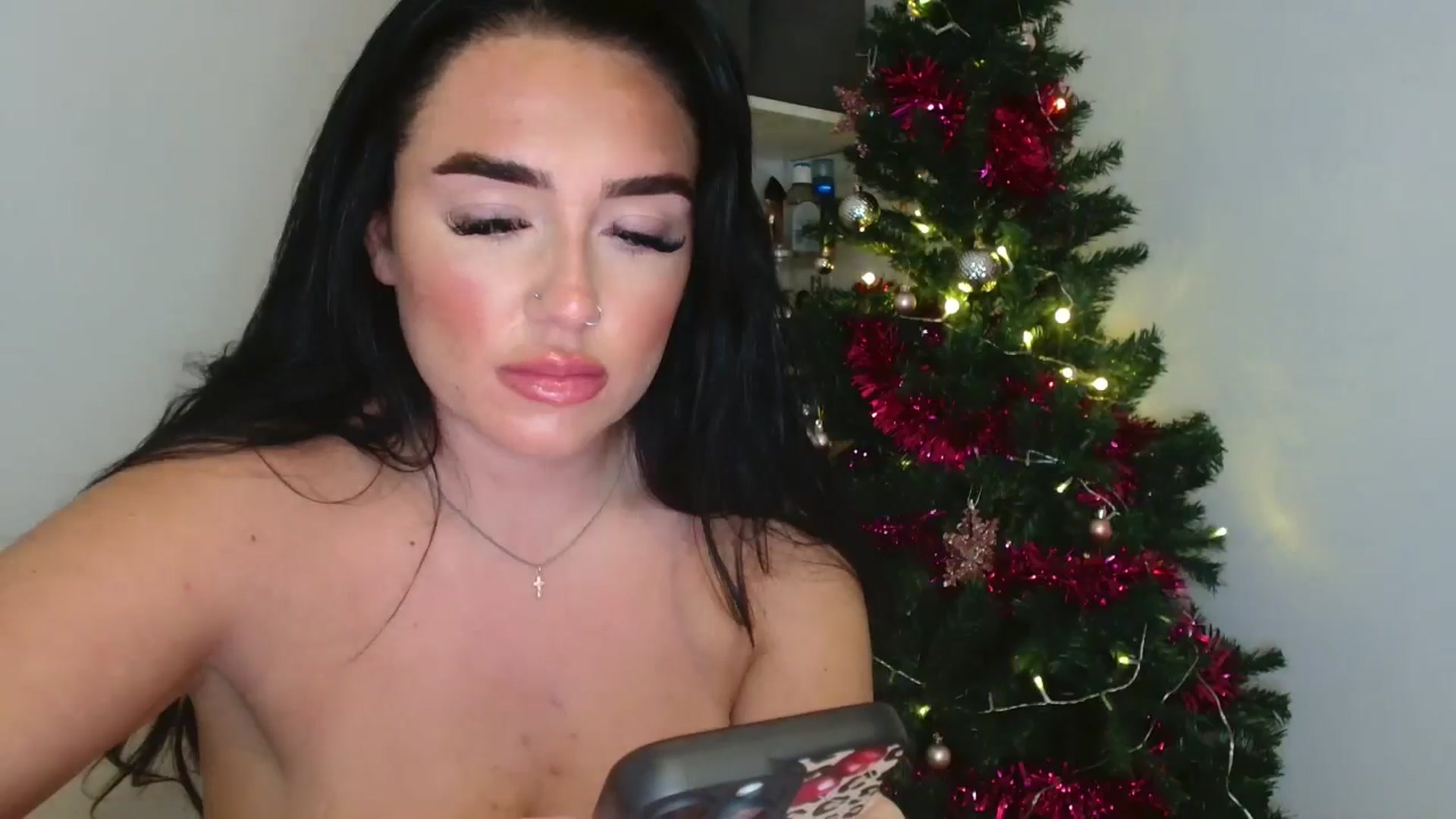 Gallery image thumbnail from ElleBloom's myfreecams stream on, 12/08/2024, 21:08 image 17 of 20