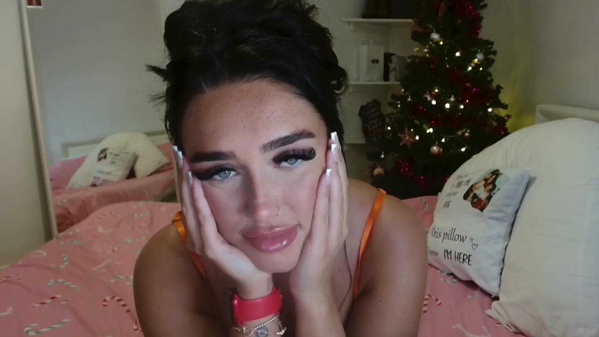 Gallery image thumbnail from ElleBloom's myfreecams stream on, 12/11/2024, 16:08 image 12 of 20