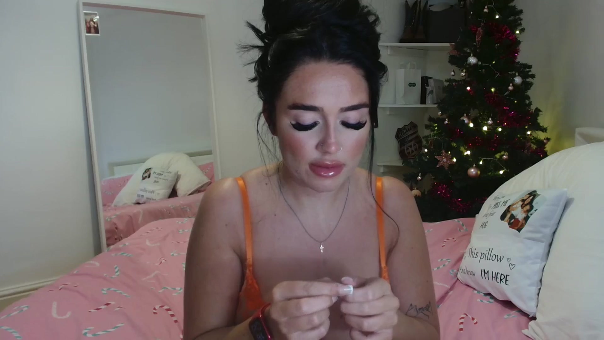 Gallery image thumbnail from ElleBloom's myfreecams stream on, 12/11/2024, 16:08 image 10 of 20