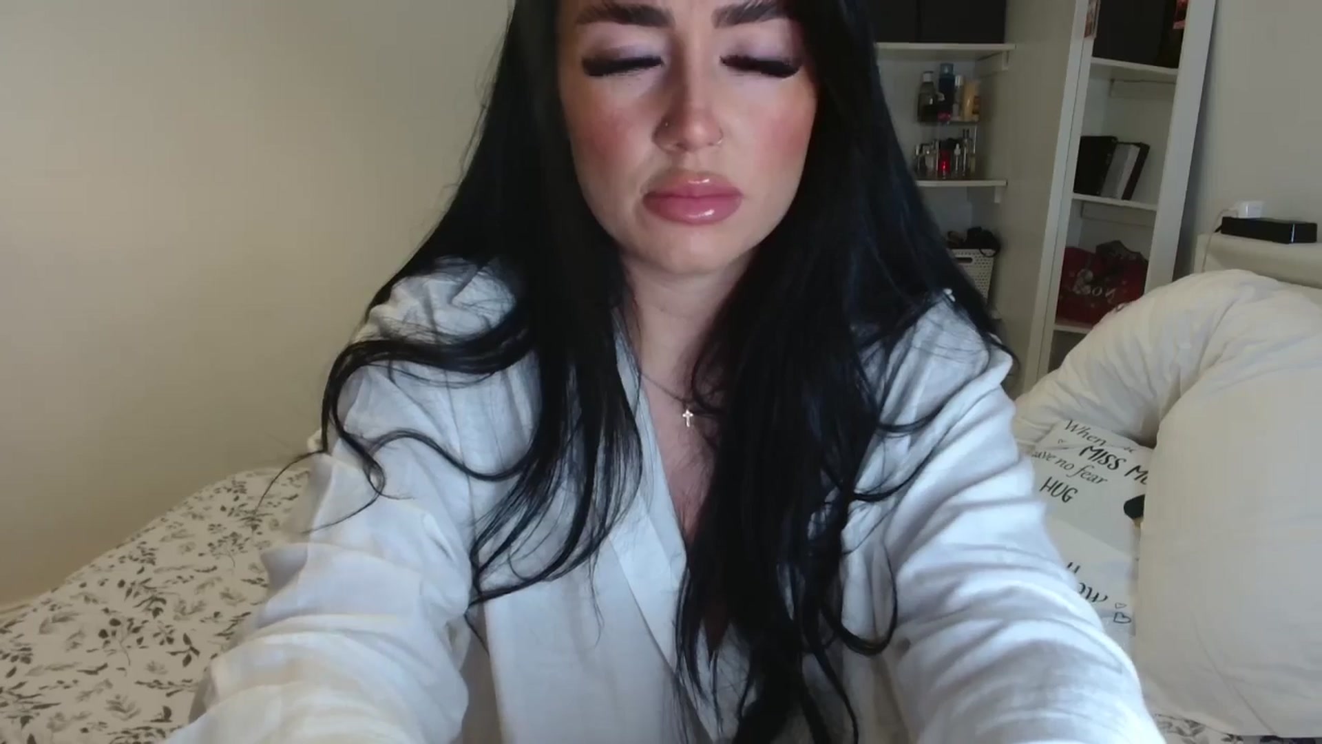 Gallery image thumbnail from ElleBloom's myfreecams stream on, 12/27/2024, 16:17 image 2 of 20