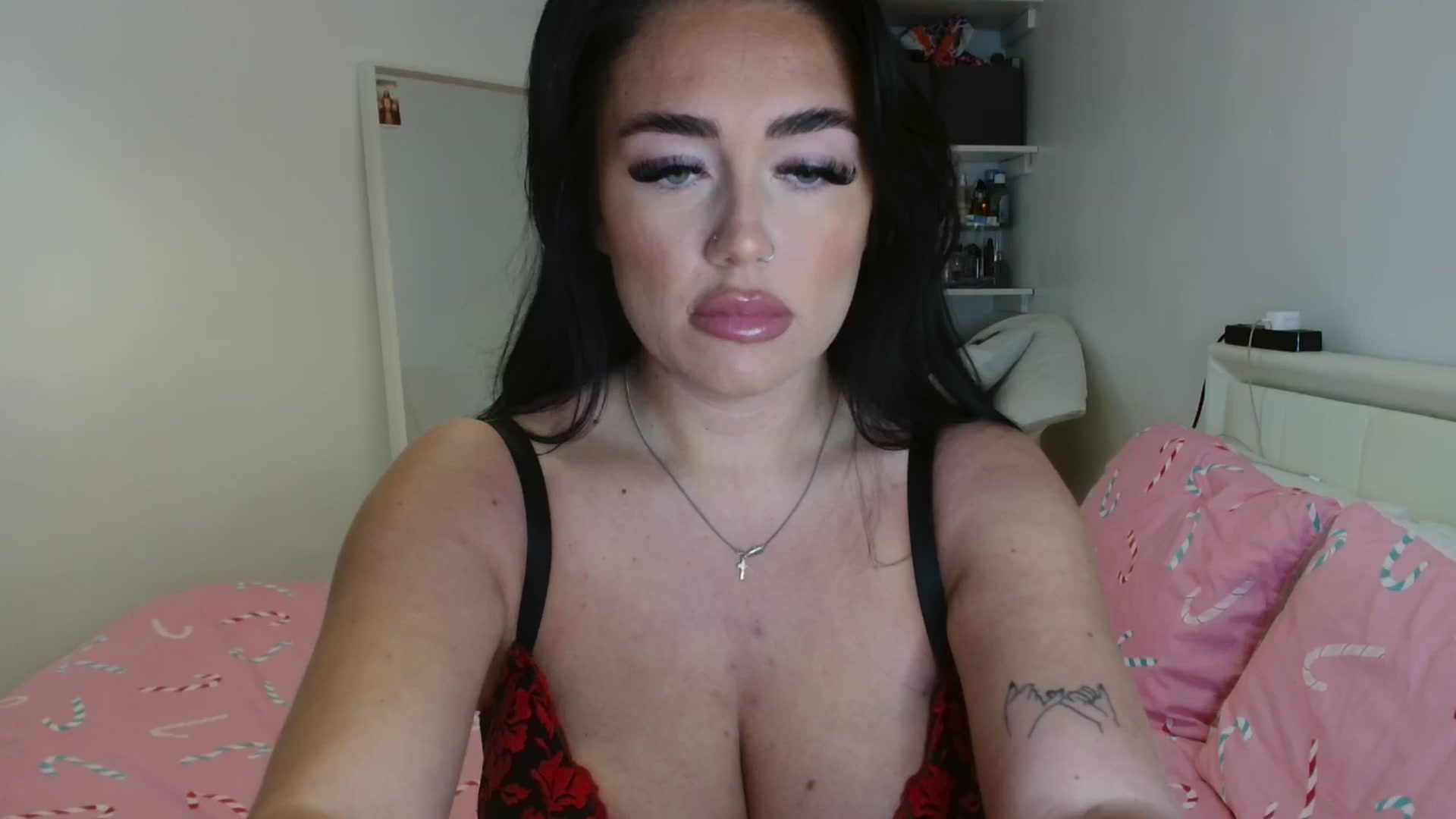 Gallery image thumbnail from ElleBloom's myfreecams stream on, 01/07/2025, 13:15 image 1 of 20