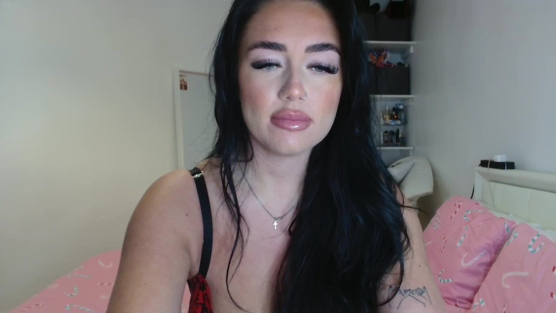 Gallery image thumbnail from ElleBloom's myfreecams stream on, 01/07/2025, 13:15 image 13 of 20