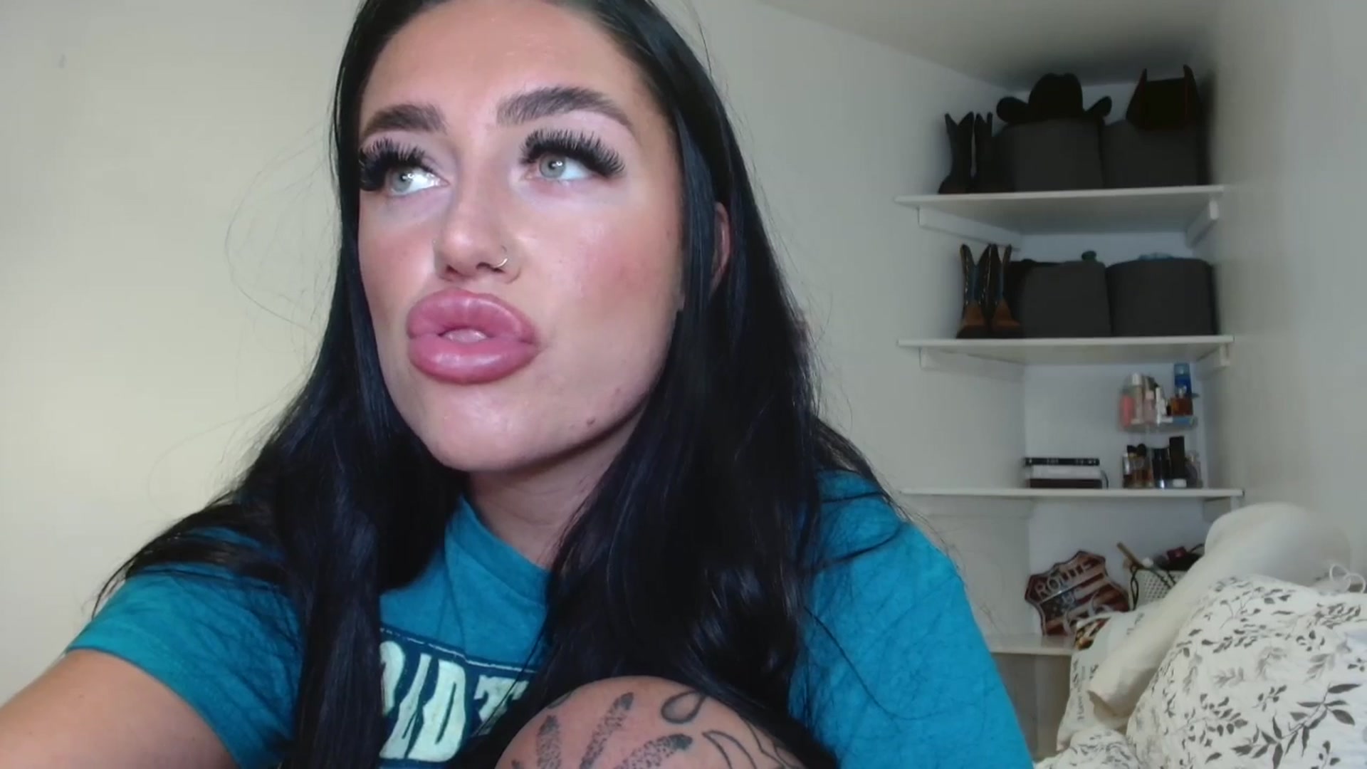 Gallery image thumbnail from ElleBloom's myfreecams stream on, 01/13/2025, 16:29 image 19 of 20