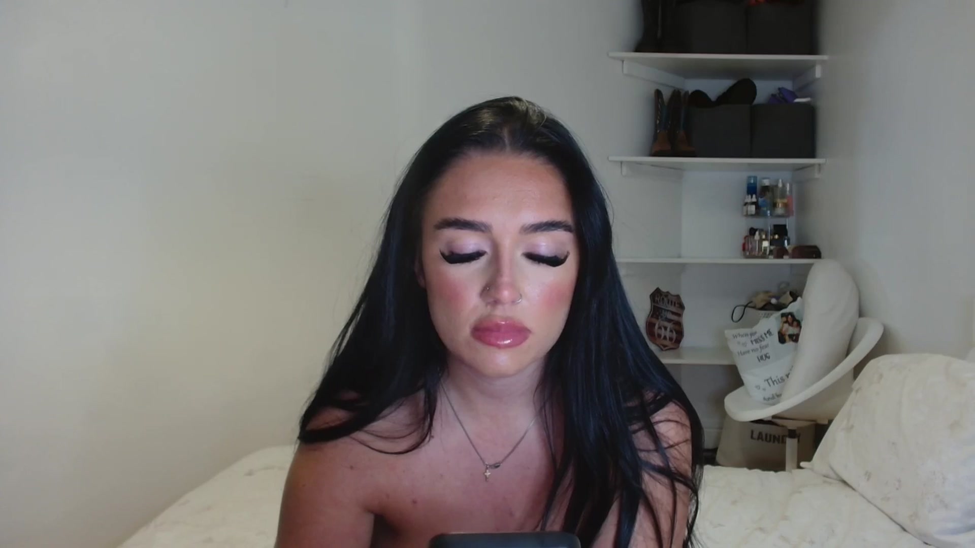 Gallery image thumbnail from ElleBloom's myfreecams stream on, 01/25/2025, 23:13 image 17 of 20