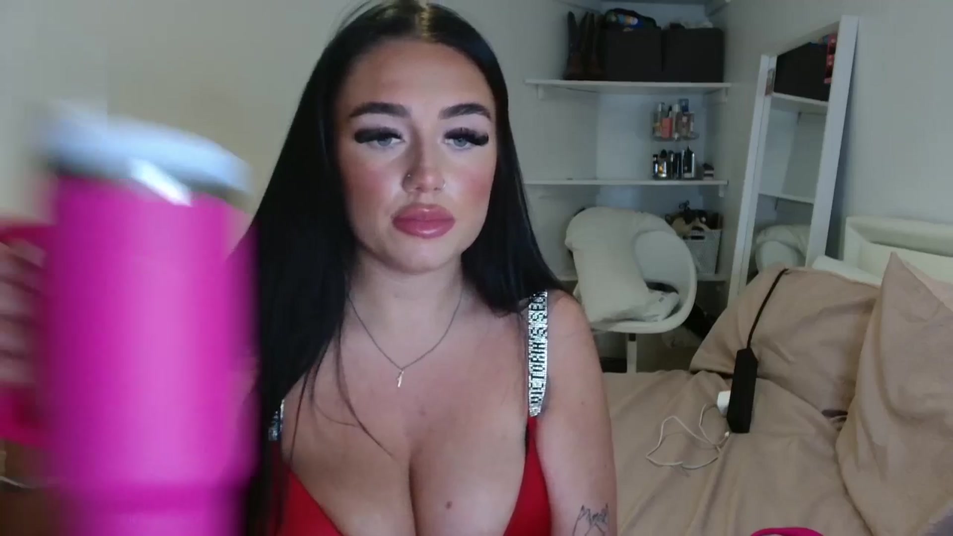 Gallery image thumbnail from ElleBloom's myfreecams stream on, 01/27/2025, 22:17 image 11 of 20