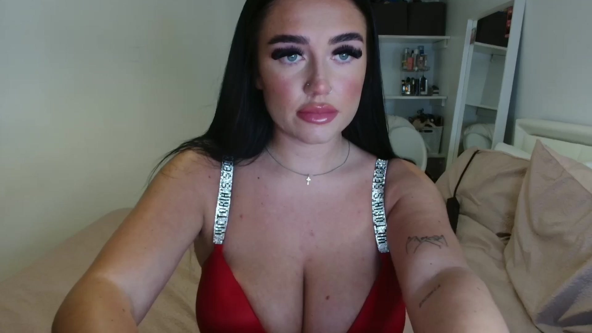 Gallery image thumbnail from ElleBloom's myfreecams stream on, 01/27/2025, 22:17 image 3 of 20