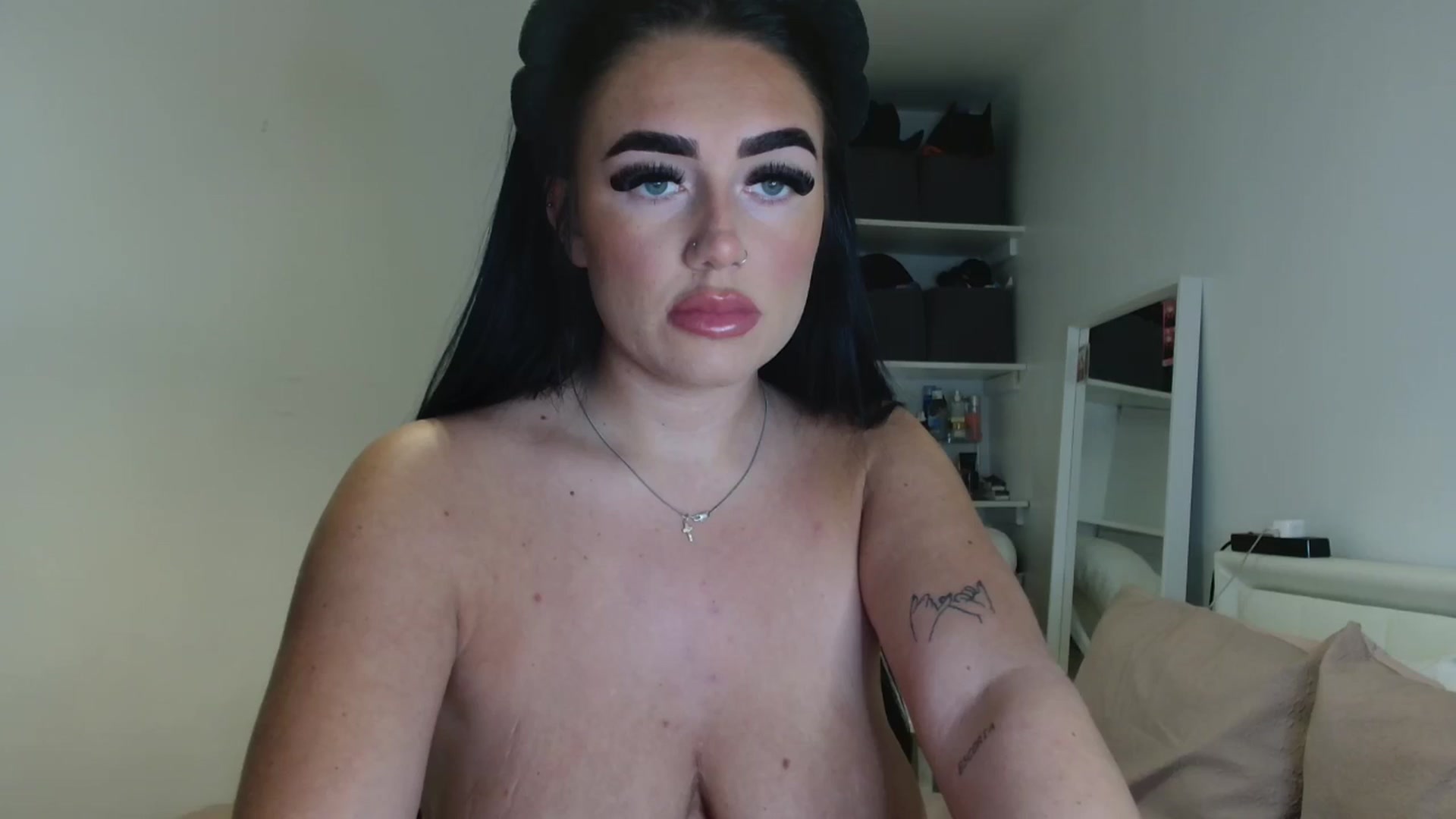 Gallery image thumbnail from ElleBloom's myfreecams stream on, 01/28/2025, 13:58 image 10 of 20