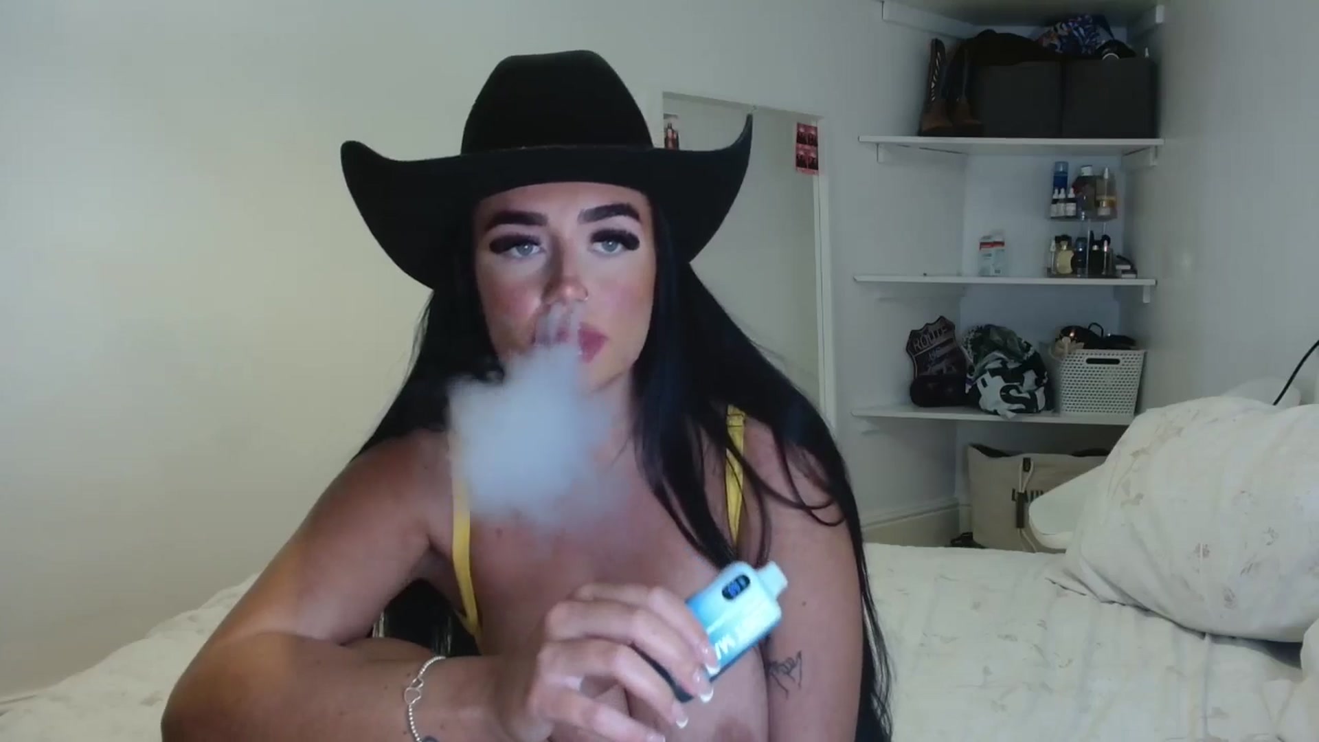 Gallery image thumbnail from ElleBloom's myfreecams stream on, 02/01/2025, 23:16 image 14 of 20