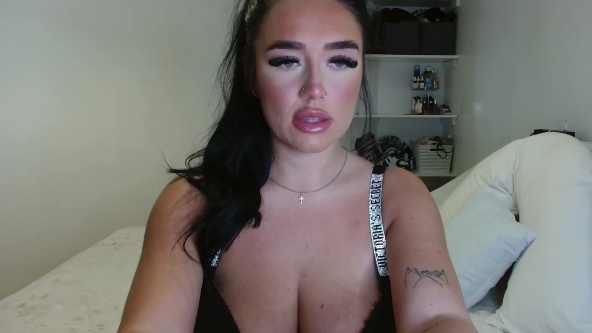 Gallery image thumbnail from ElleBloom's myfreecams stream on, 02/03/2025, 21:57 image 11 of 20