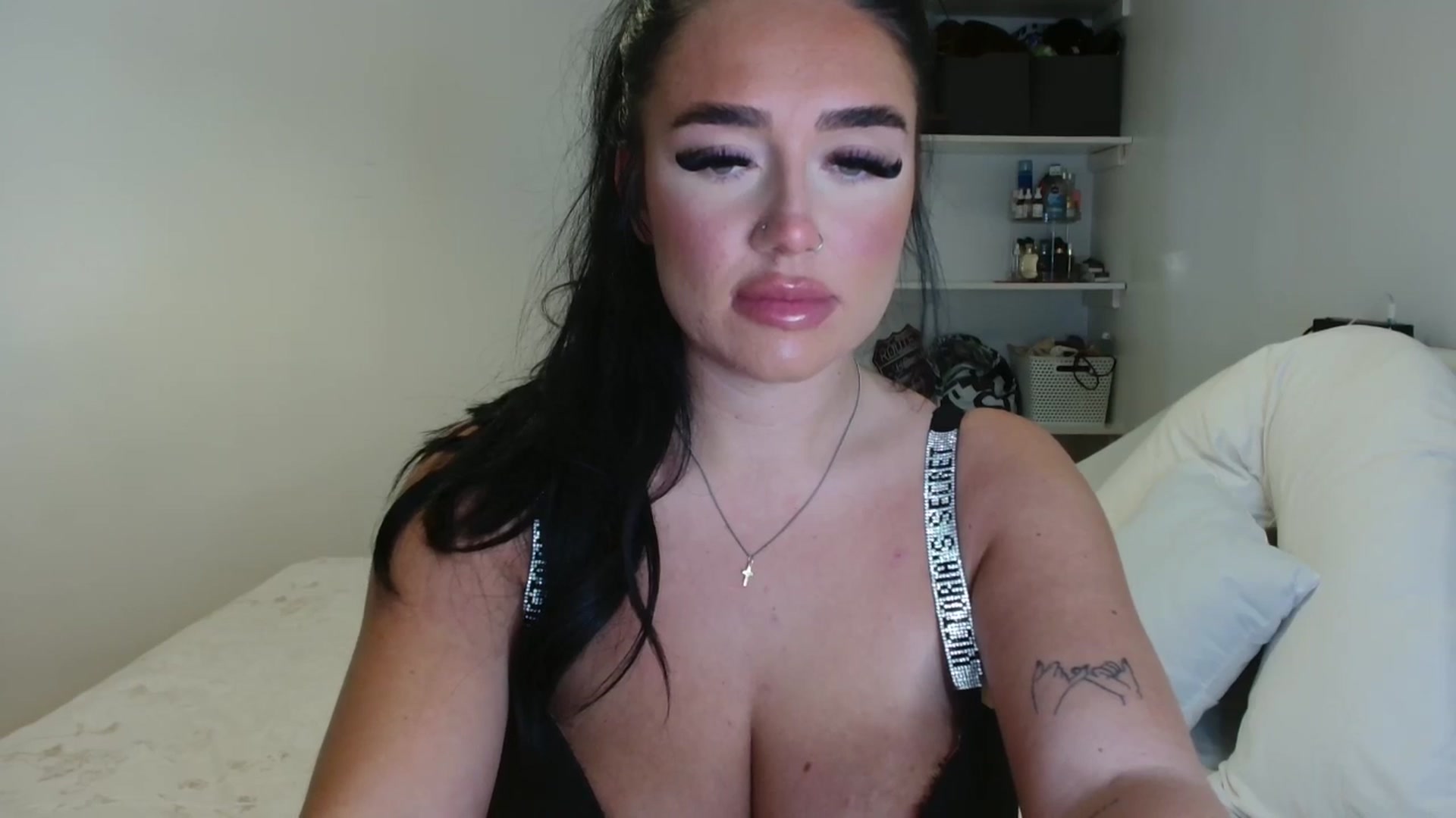 Gallery image thumbnail from ElleBloom's myfreecams stream on, 02/03/2025, 21:57 image 13 of 20